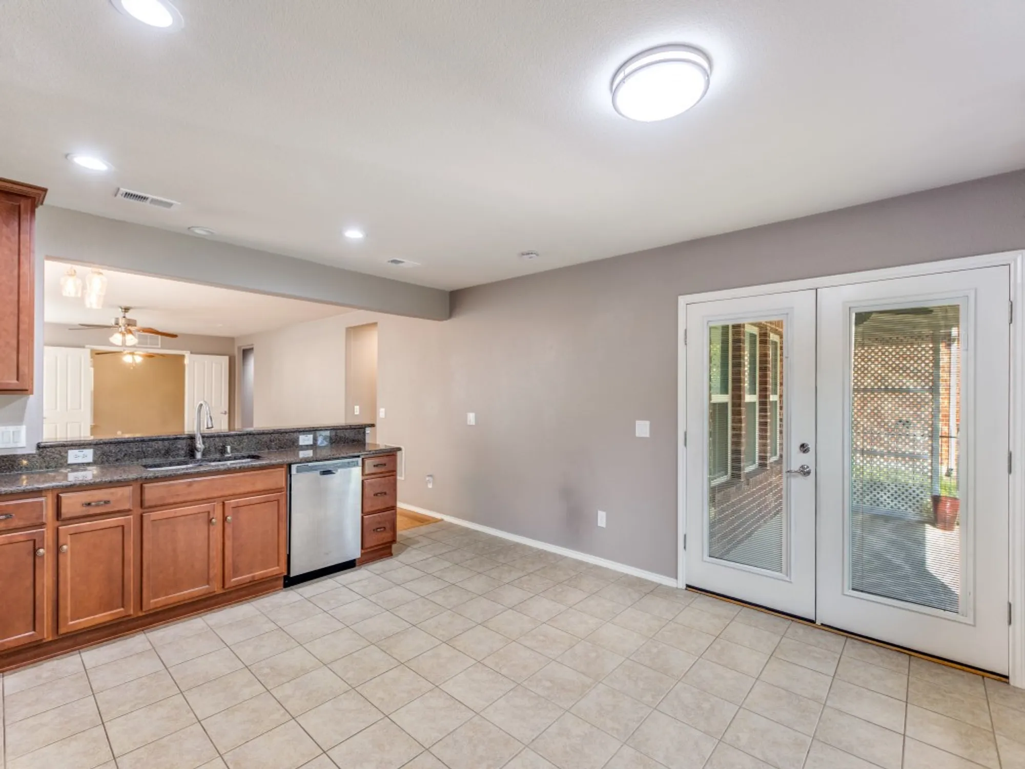 Property Slideshow image 13 of 40 | 1649 antelope hills dr, Frisco, TX, 75036