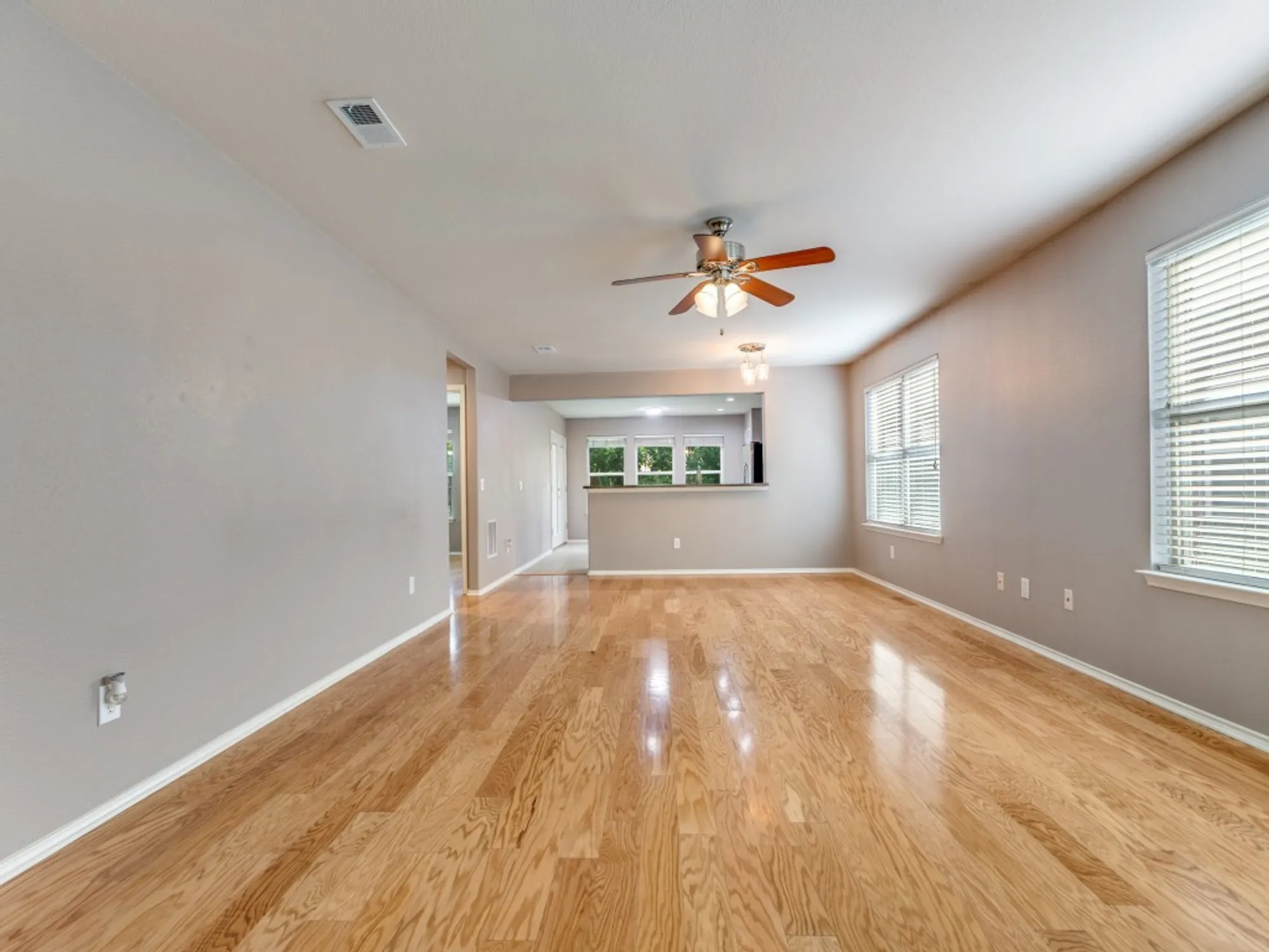 Property Slideshow image 6 of 40 | 1649 antelope hills dr, Frisco, TX, 75036