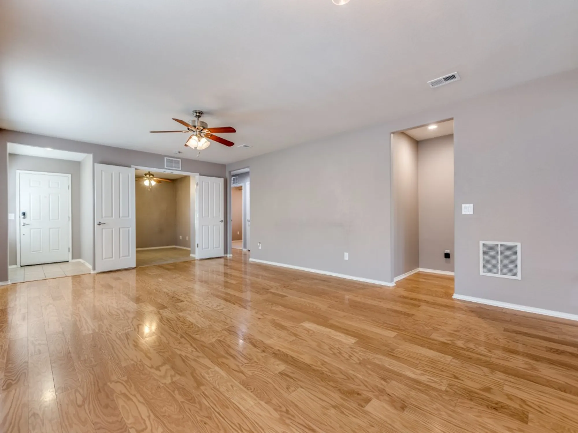 Property Slideshow image 8 of 40 | 1649 antelope hills dr, Frisco, TX, 75036