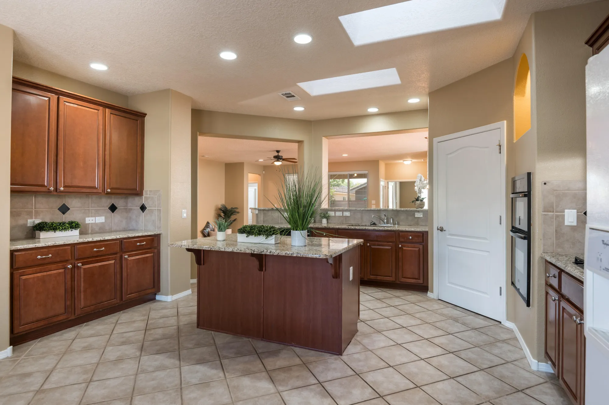 Property Slideshow image 11 of 33 | 1024 evening primrose, Bernalillo, NM, 87004