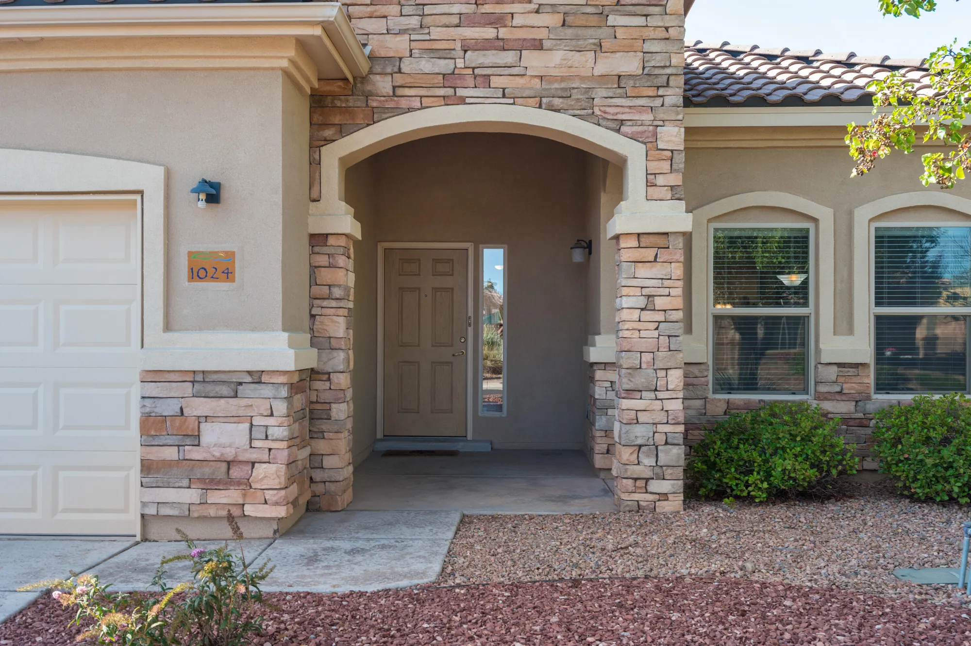 Property Slideshow image 2 of 33 | 1024 evening primrose, Bernalillo, NM, 87004
