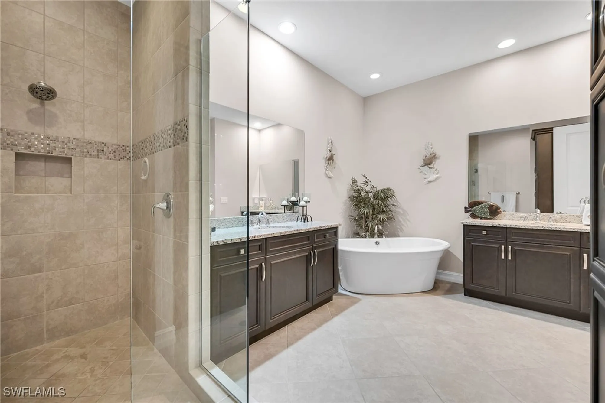 Property Slideshow image 19 of 50 | 7813 hawthorne dr 2403, Naples, FL, 34113