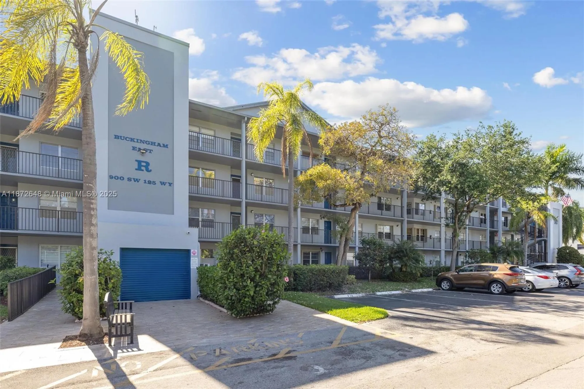 Property Slideshow image 13 of 14 | 900 sw 125th way r412, Pembroke Pines, FL, 33027