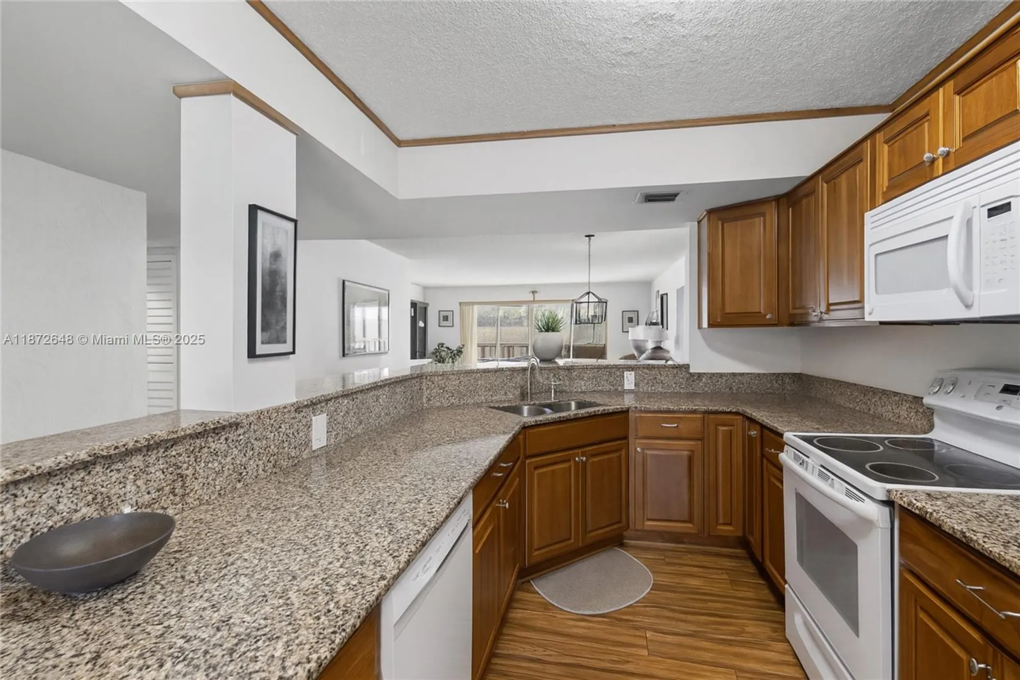 Property Slideshow image 7 of 14 | 900 sw 125th way r412, Pembroke Pines, FL, 33027