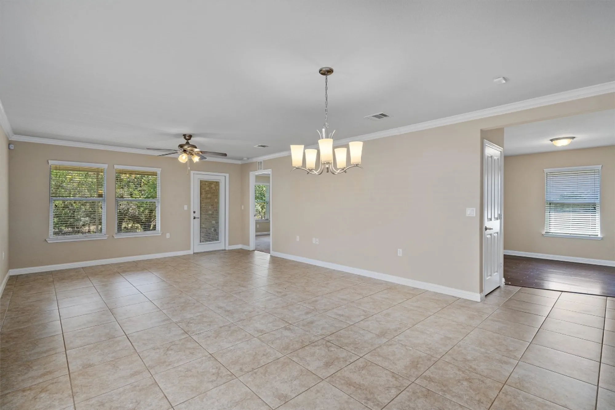 Property Slideshow image 17 of 36 | 335 salado creek ln, Georgetown, TX, 78633