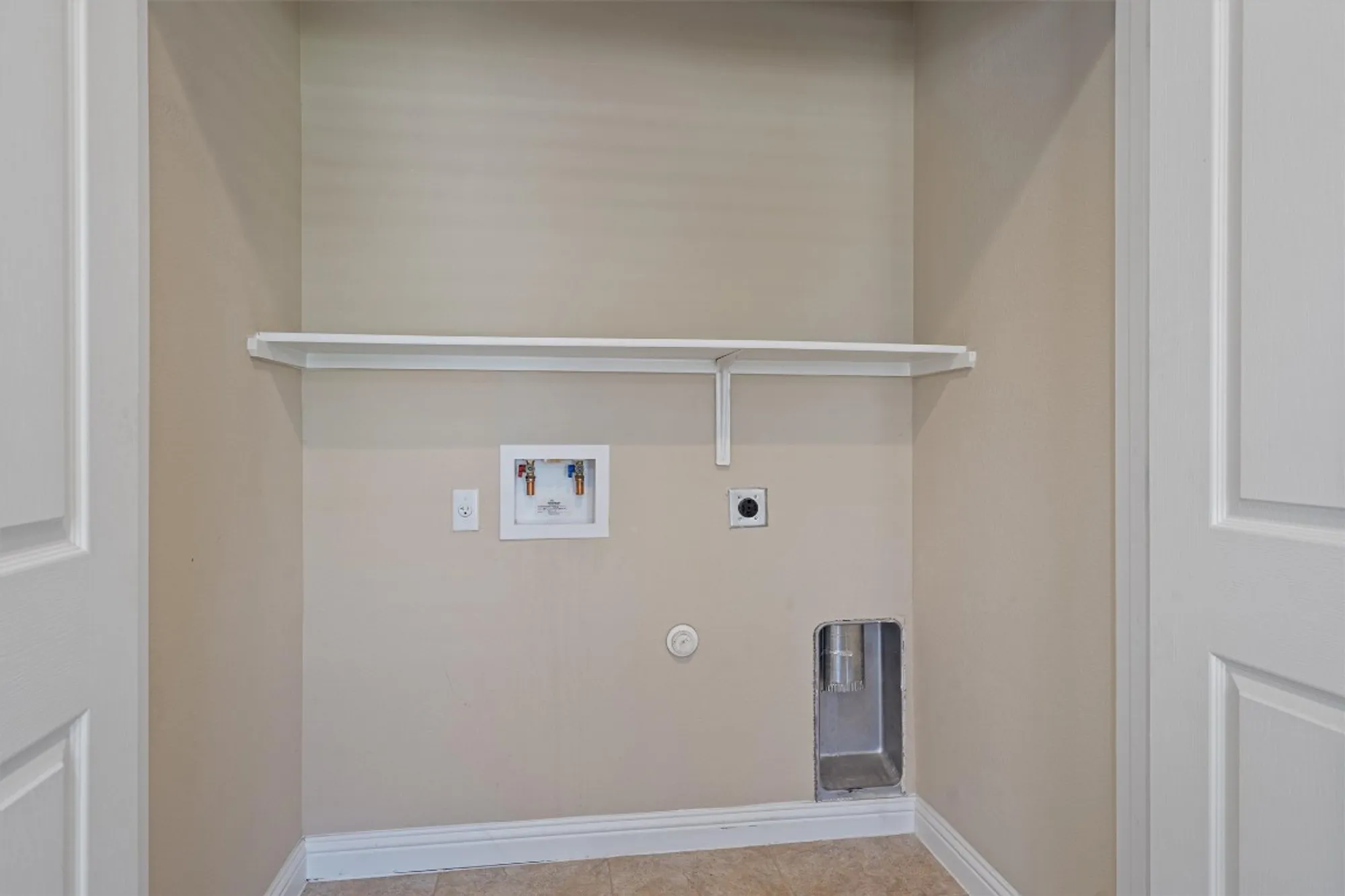 Property Slideshow image 12 of 36 | 335 salado creek ln, Georgetown, TX, 78633