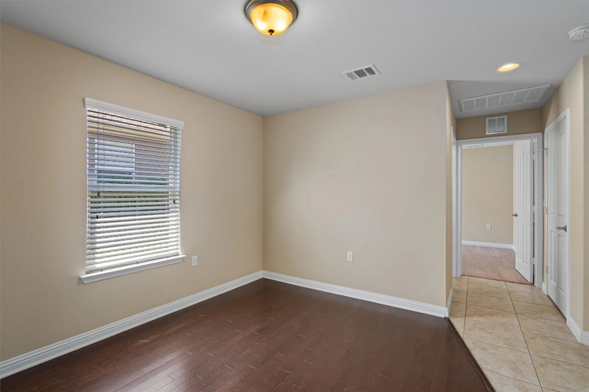 Property Slideshow image 25 of 36 | 335 salado creek ln, Georgetown, TX, 78633