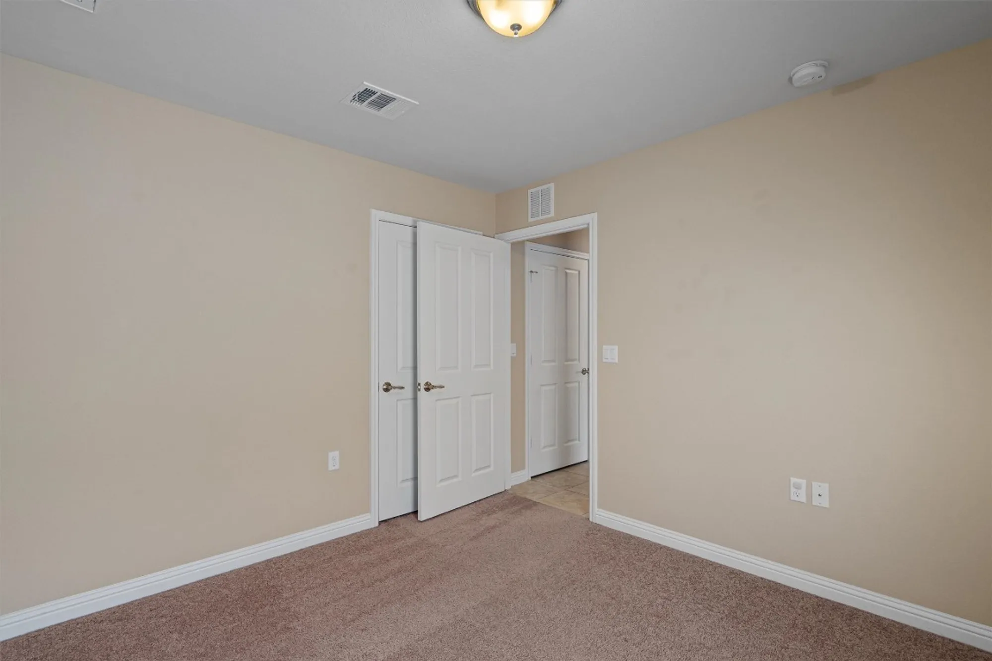 Property Slideshow image 28 of 36 | 335 salado creek ln, Georgetown, TX, 78633