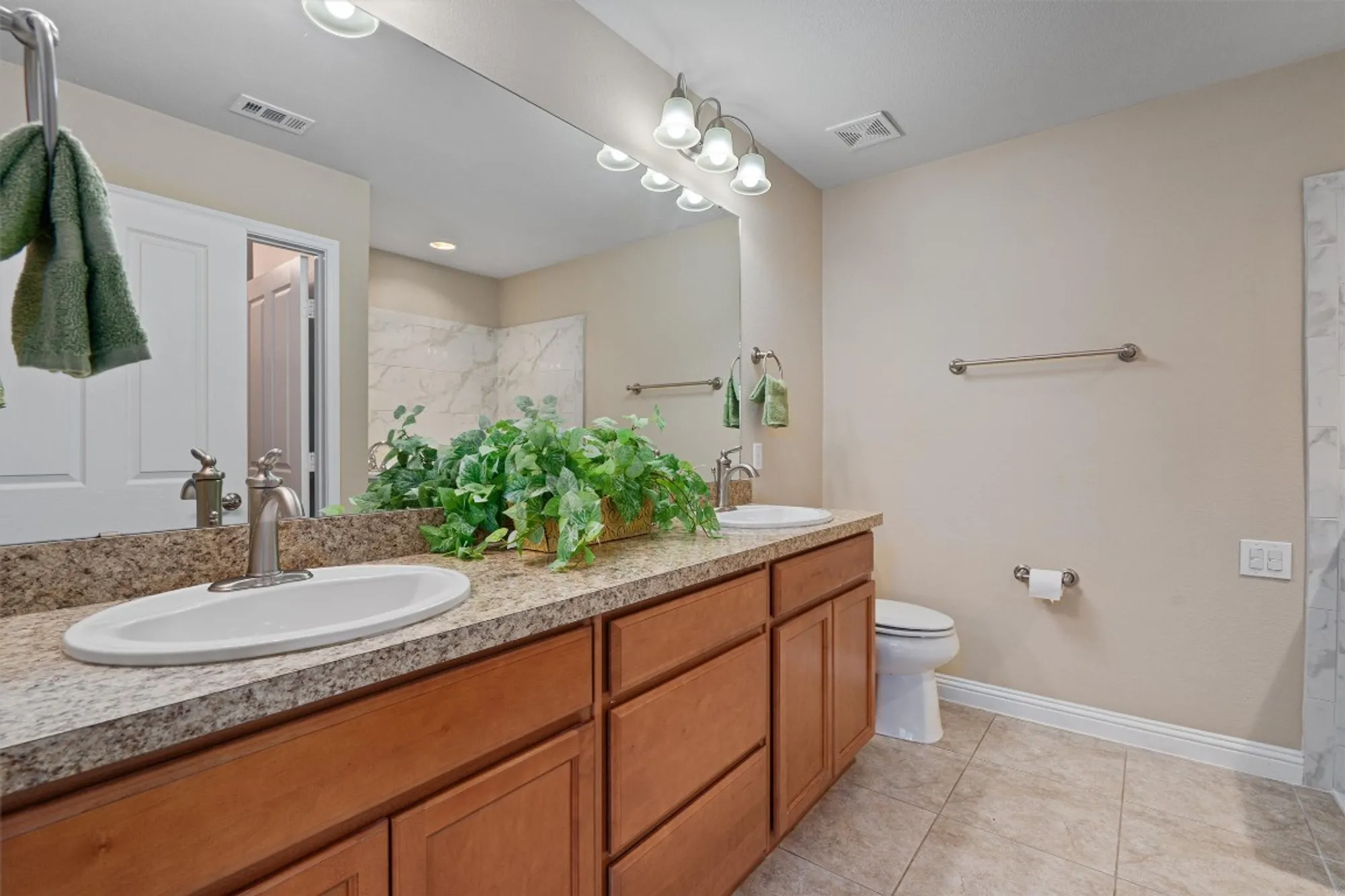 Property Slideshow image 20 of 36 | 335 salado creek ln, Georgetown, TX, 78633