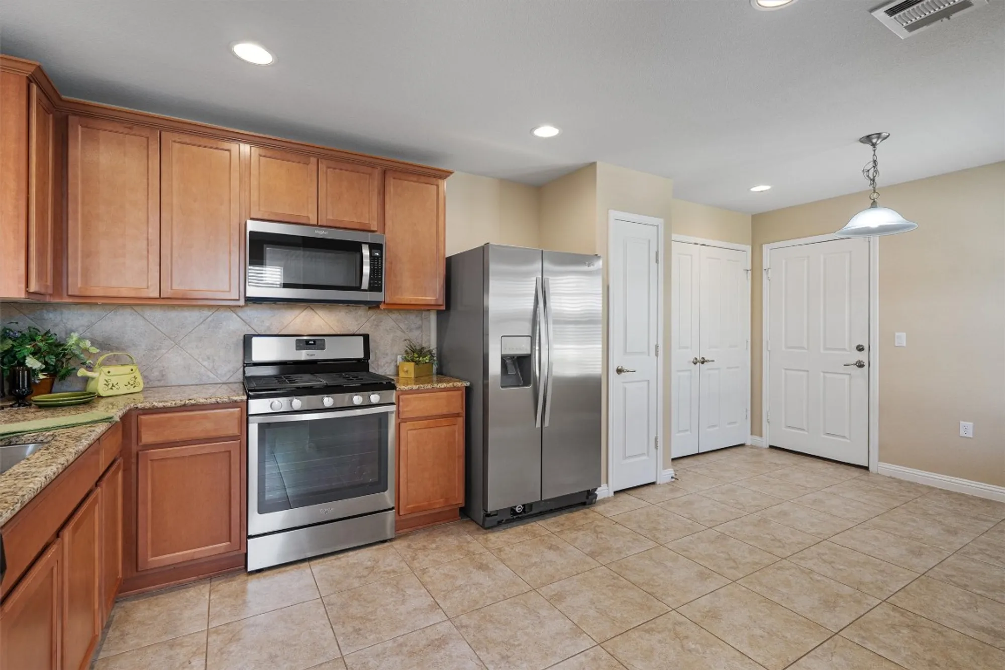 Property Slideshow image 9 of 36 | 335 salado creek ln, Georgetown, TX, 78633