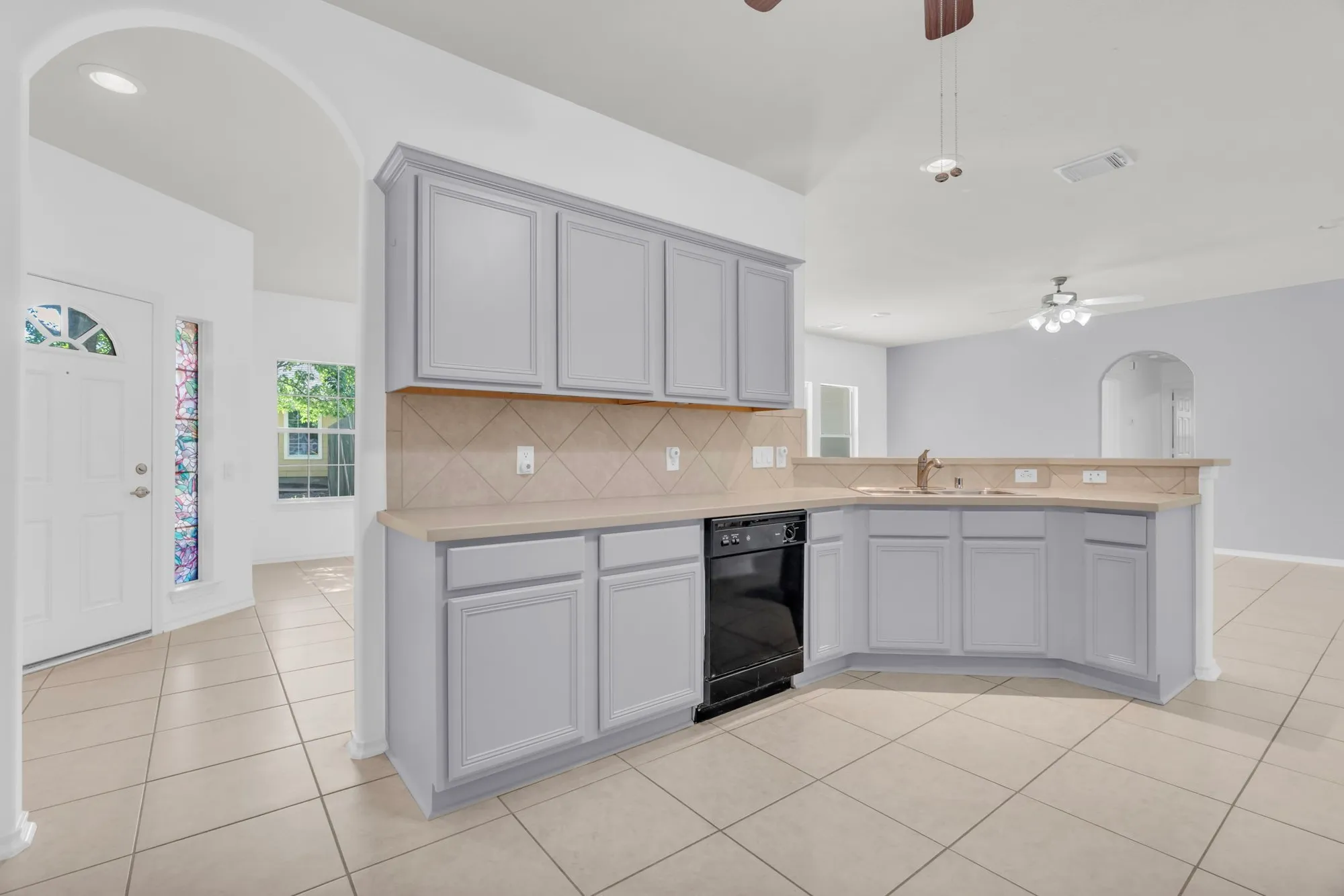 Property Slideshow image 15 of 47 | 34 greenwich pl, Conroe, TX, 77384