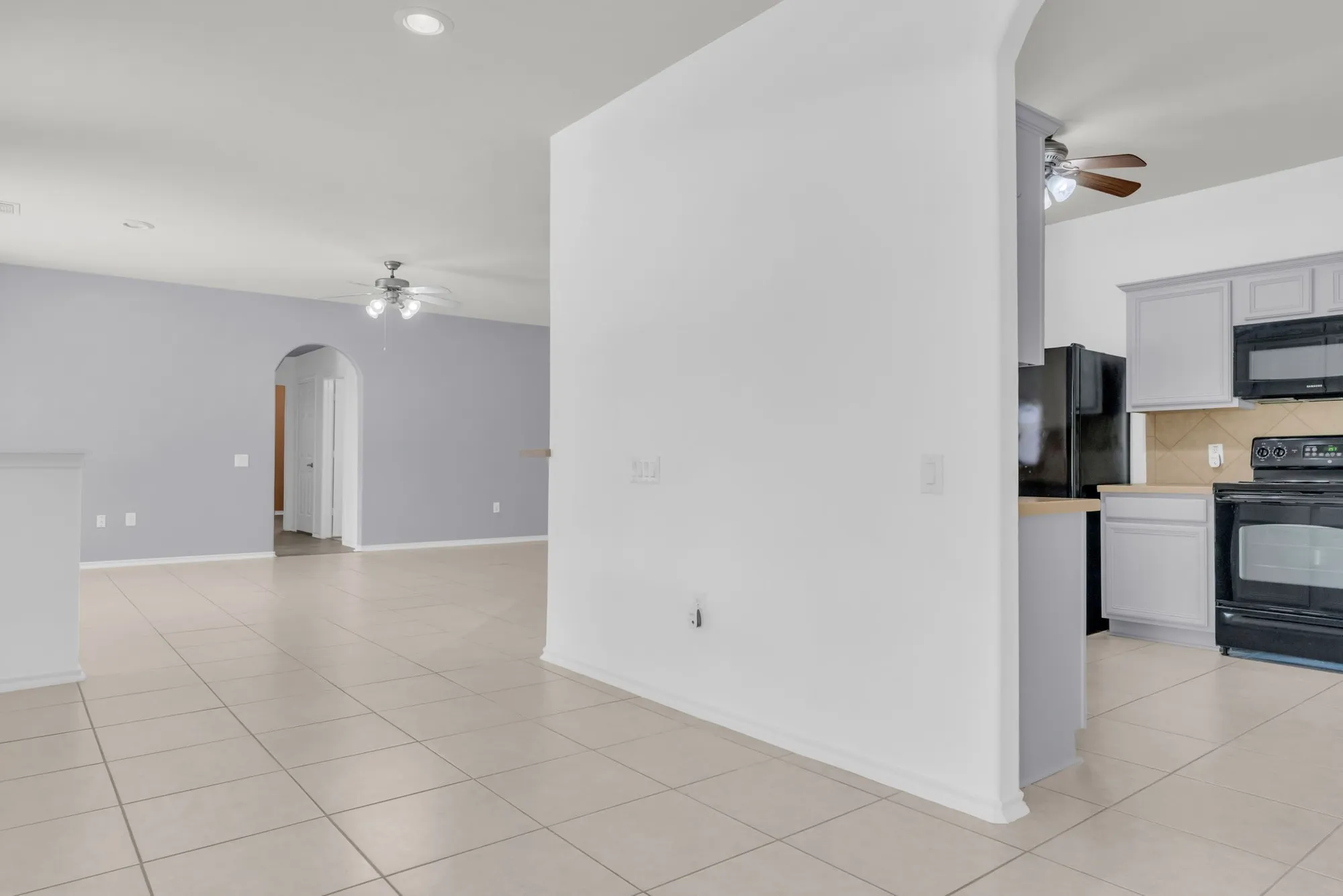 Property Slideshow image 11 of 47 | 34 greenwich pl, Conroe, TX, 77384