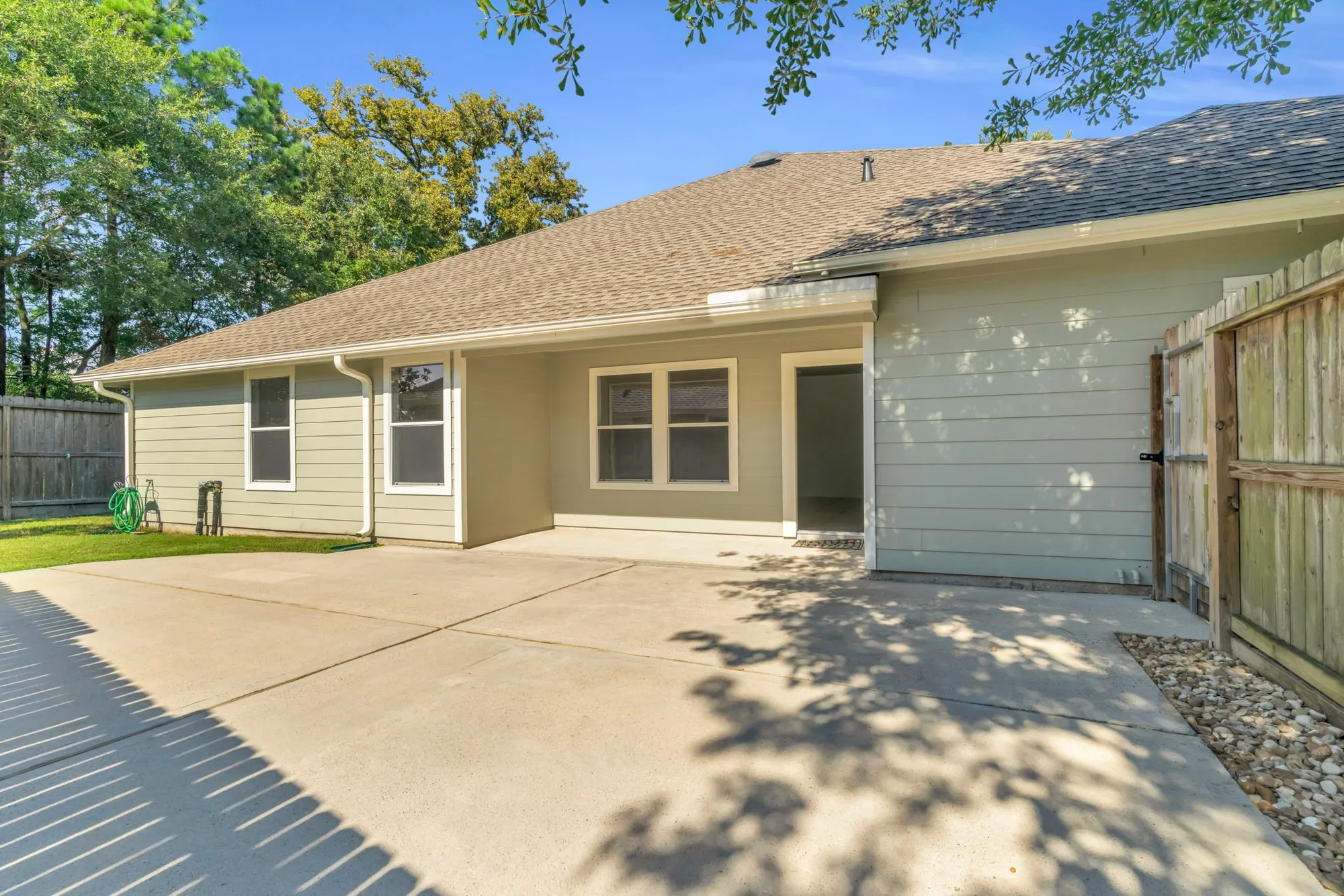 Property Slideshow image 24 of 47 | 34 greenwich pl, Conroe, TX, 77384