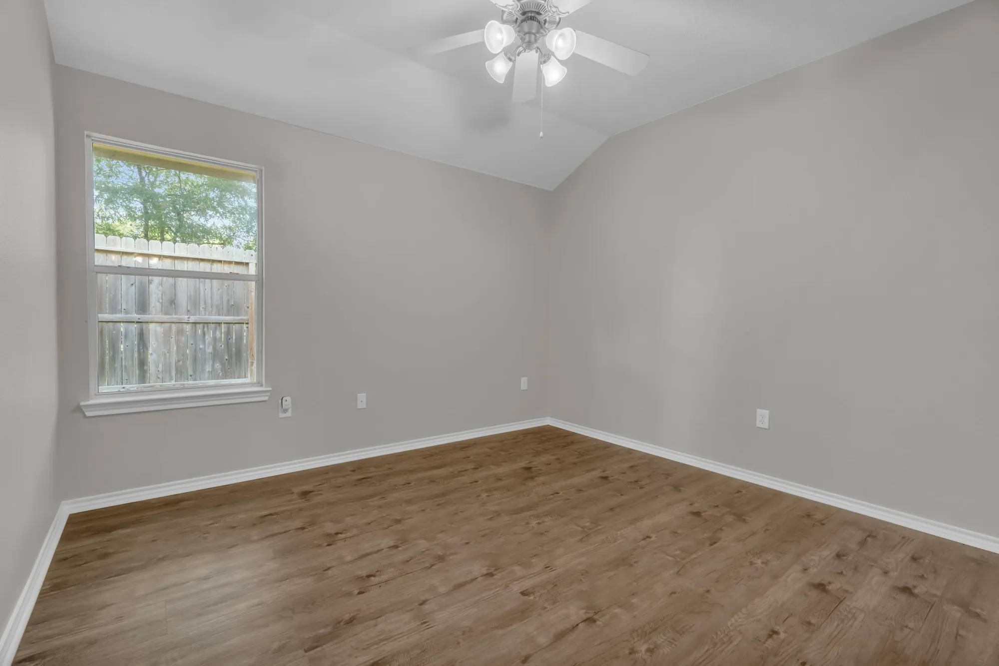 Property Slideshow image 22 of 47 | 34 greenwich pl, Conroe, TX, 77384