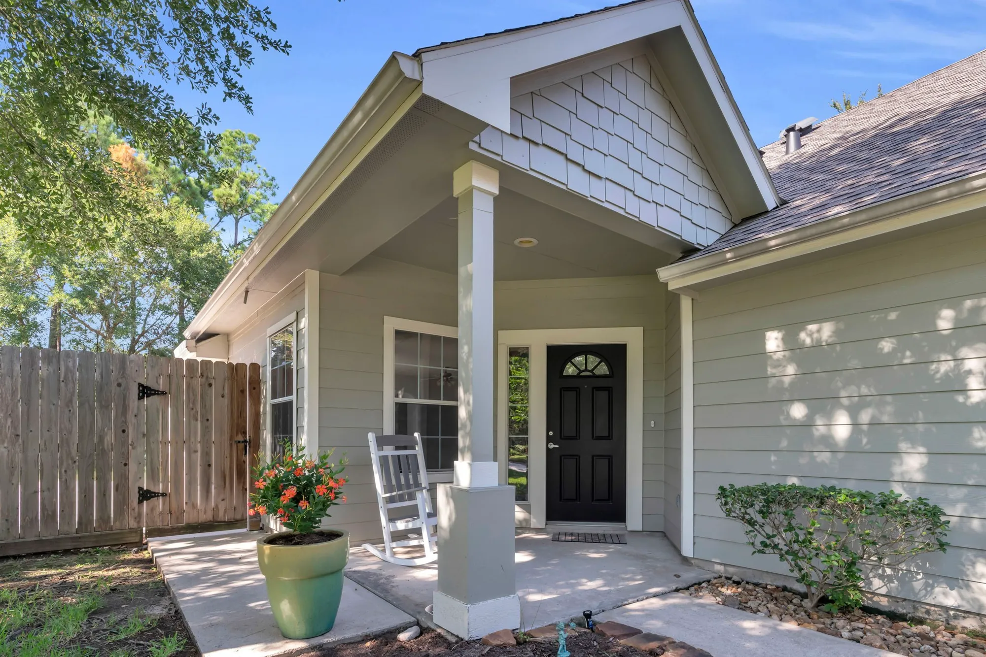 Property Slideshow image 3 of 47 | 34 greenwich pl, Conroe, TX, 77384