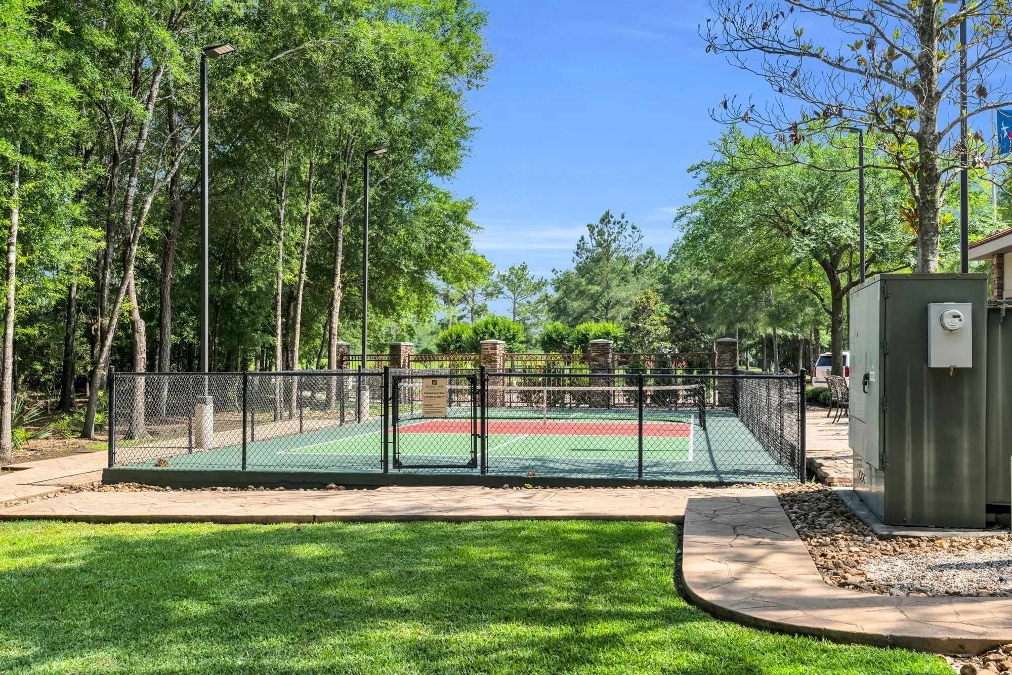 Property Slideshow image 44 of 47 | 34 greenwich pl, Conroe, TX, 77384