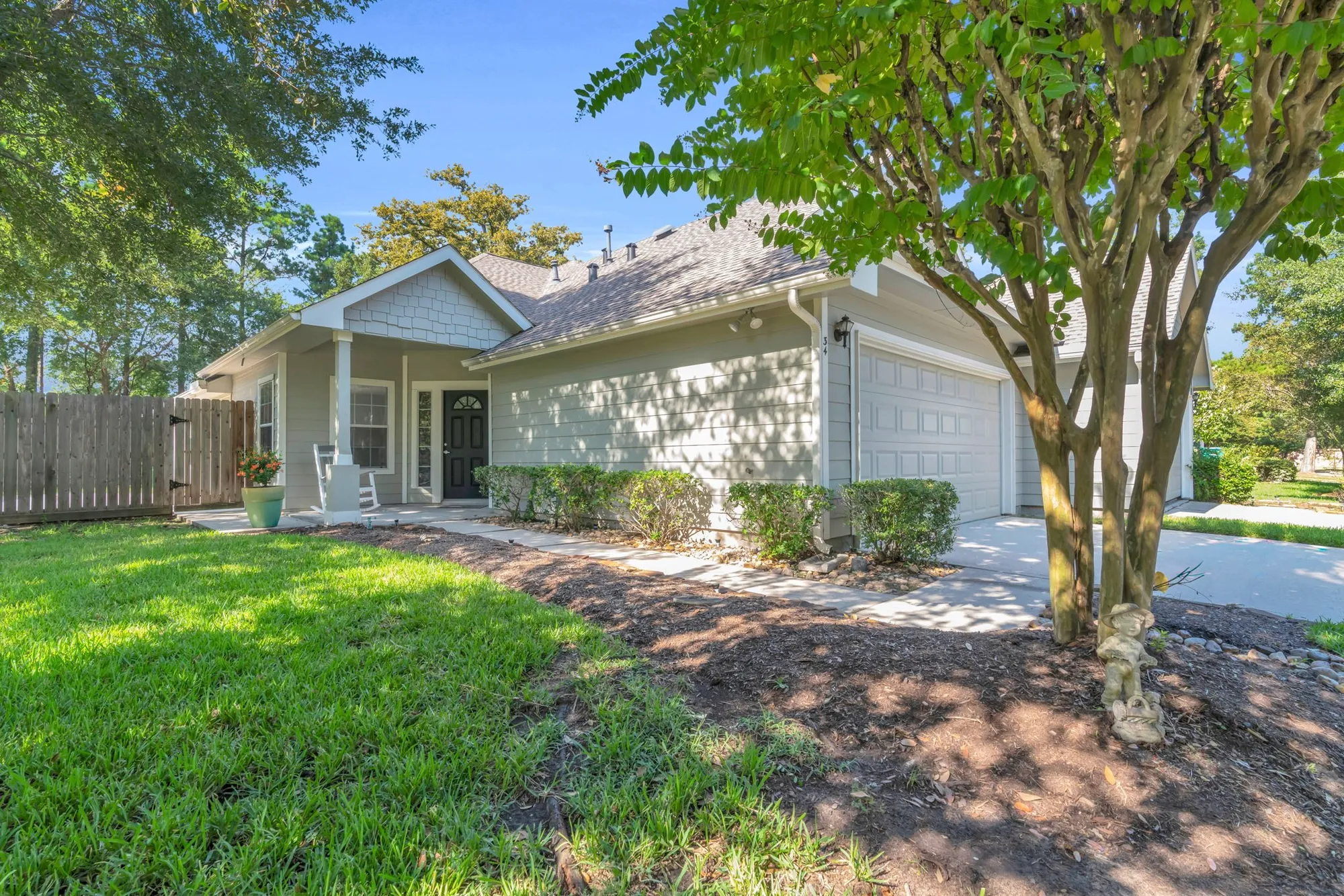 Property Slideshow image 6 of 47 | 34 greenwich pl, Conroe, TX, 77384