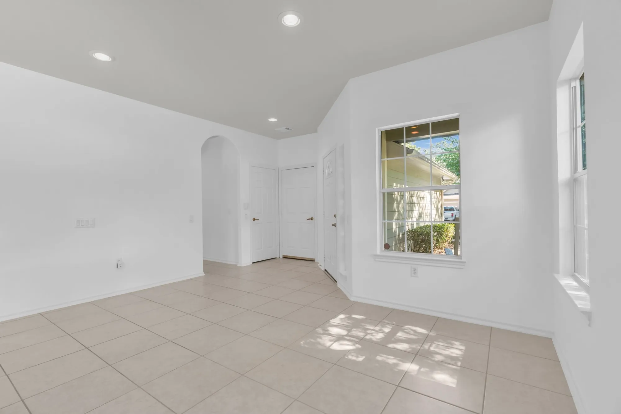 Property Slideshow image 8 of 47 | 34 greenwich pl, Conroe, TX, 77384