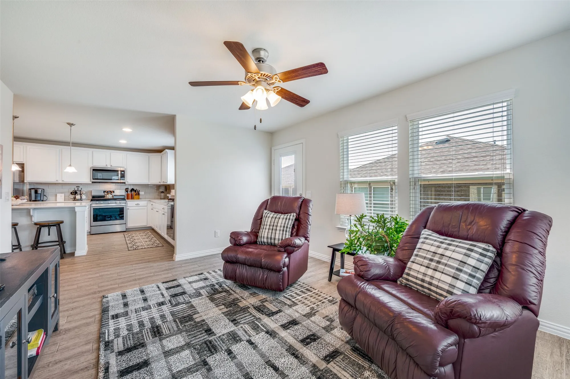 Property Slideshow image 14 of 29 | 8873 shore crest rd, Frisco, TX, 75036