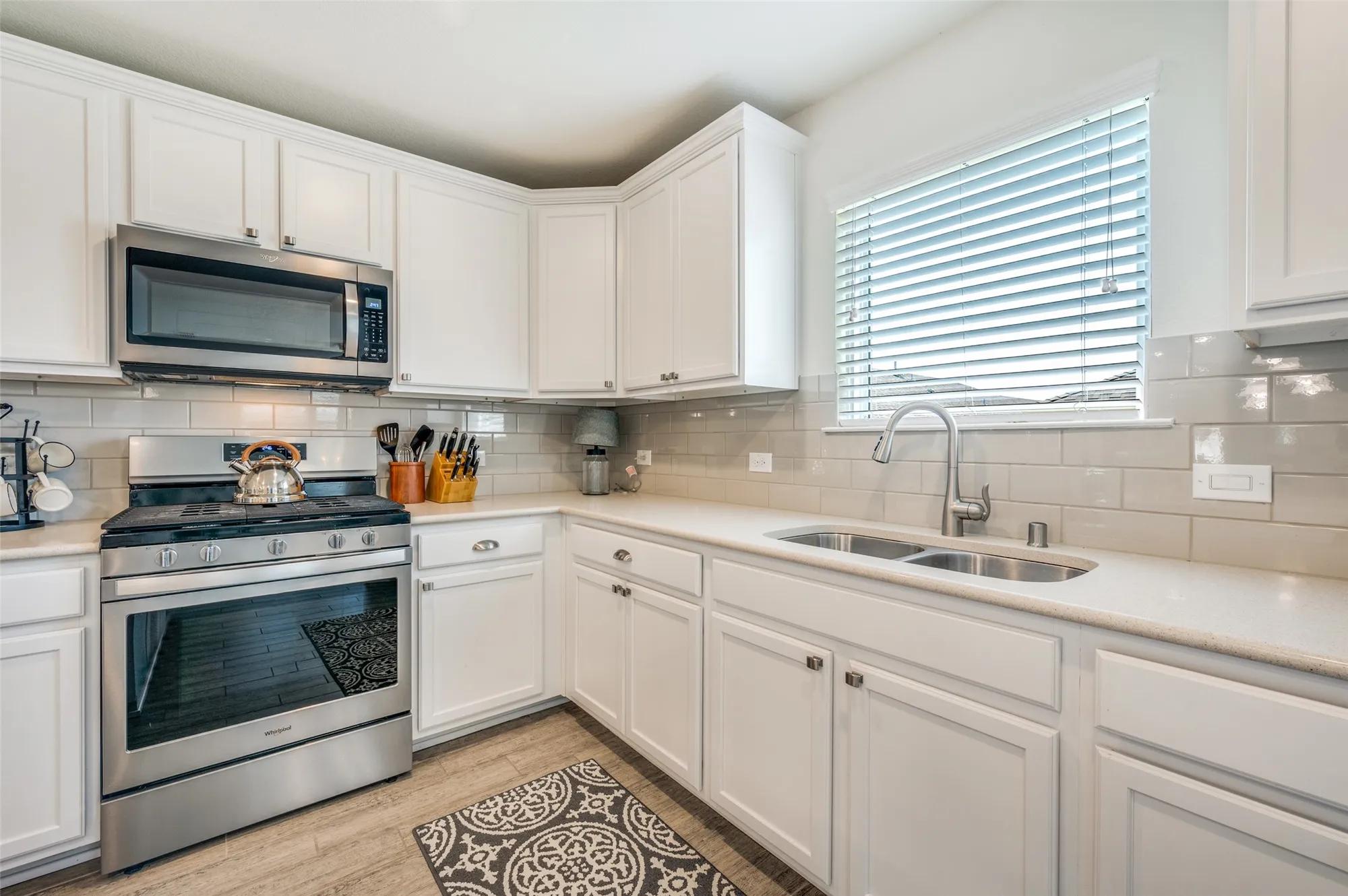 Property Slideshow image 10 of 29 | 8873 shore crest rd, Frisco, TX, 75036