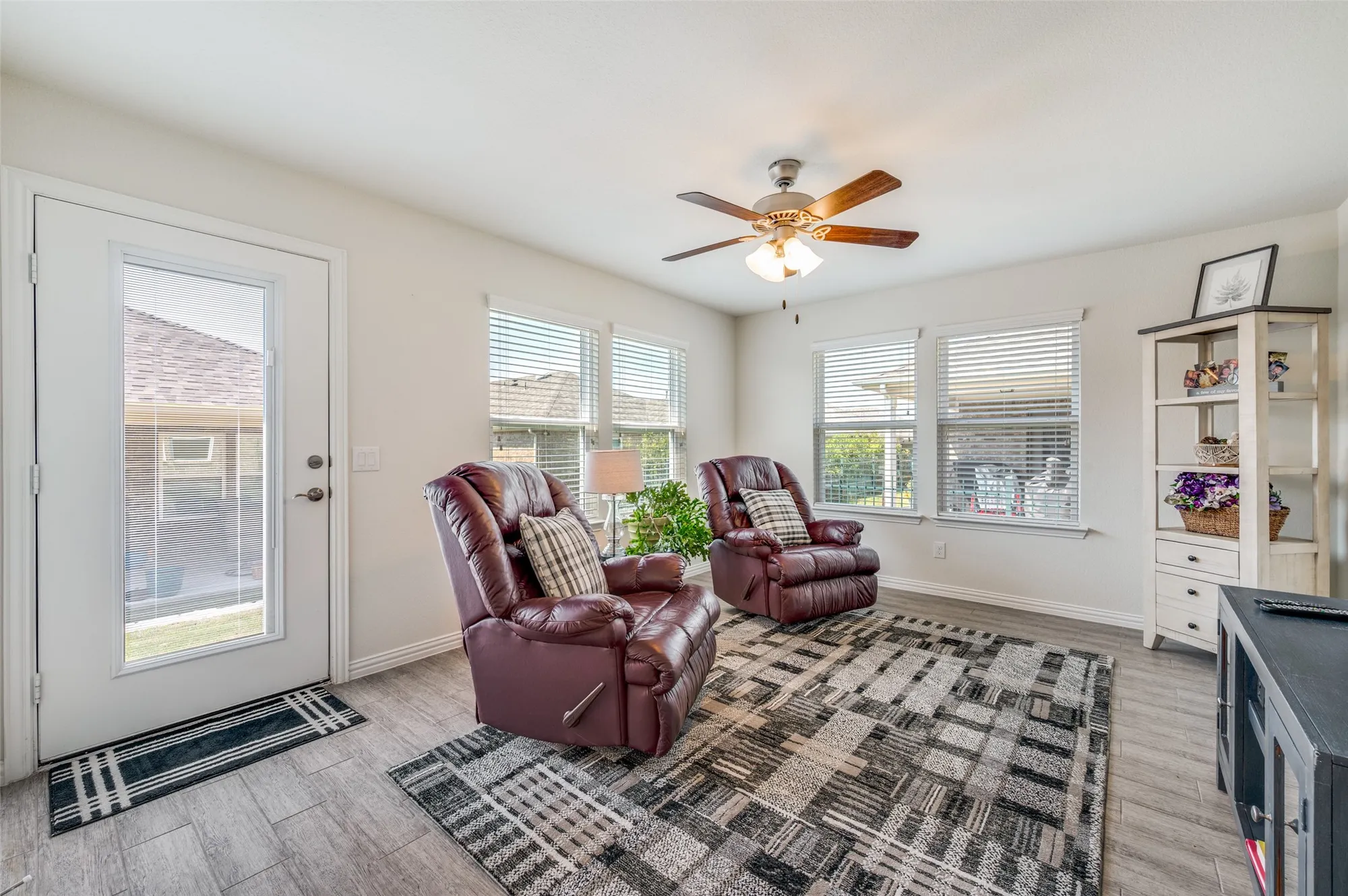 Property Slideshow image 13 of 29 | 8873 shore crest rd, Frisco, TX, 75036