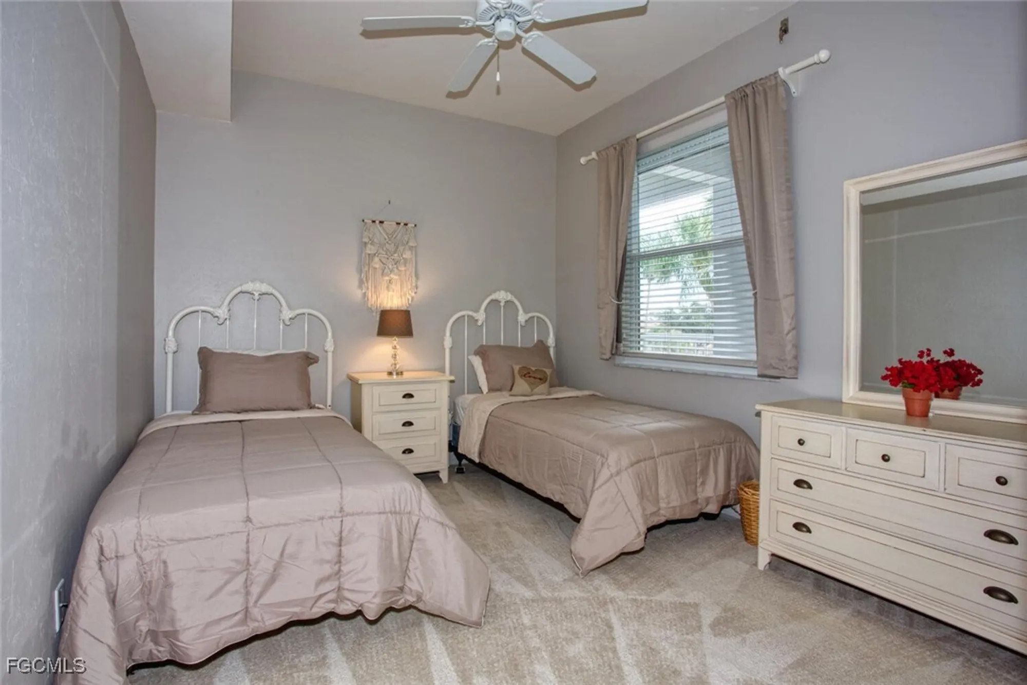 Property Slideshow image 19 of 26 | 8066 queen palm ln 537, Fort Myers, FL, 33966