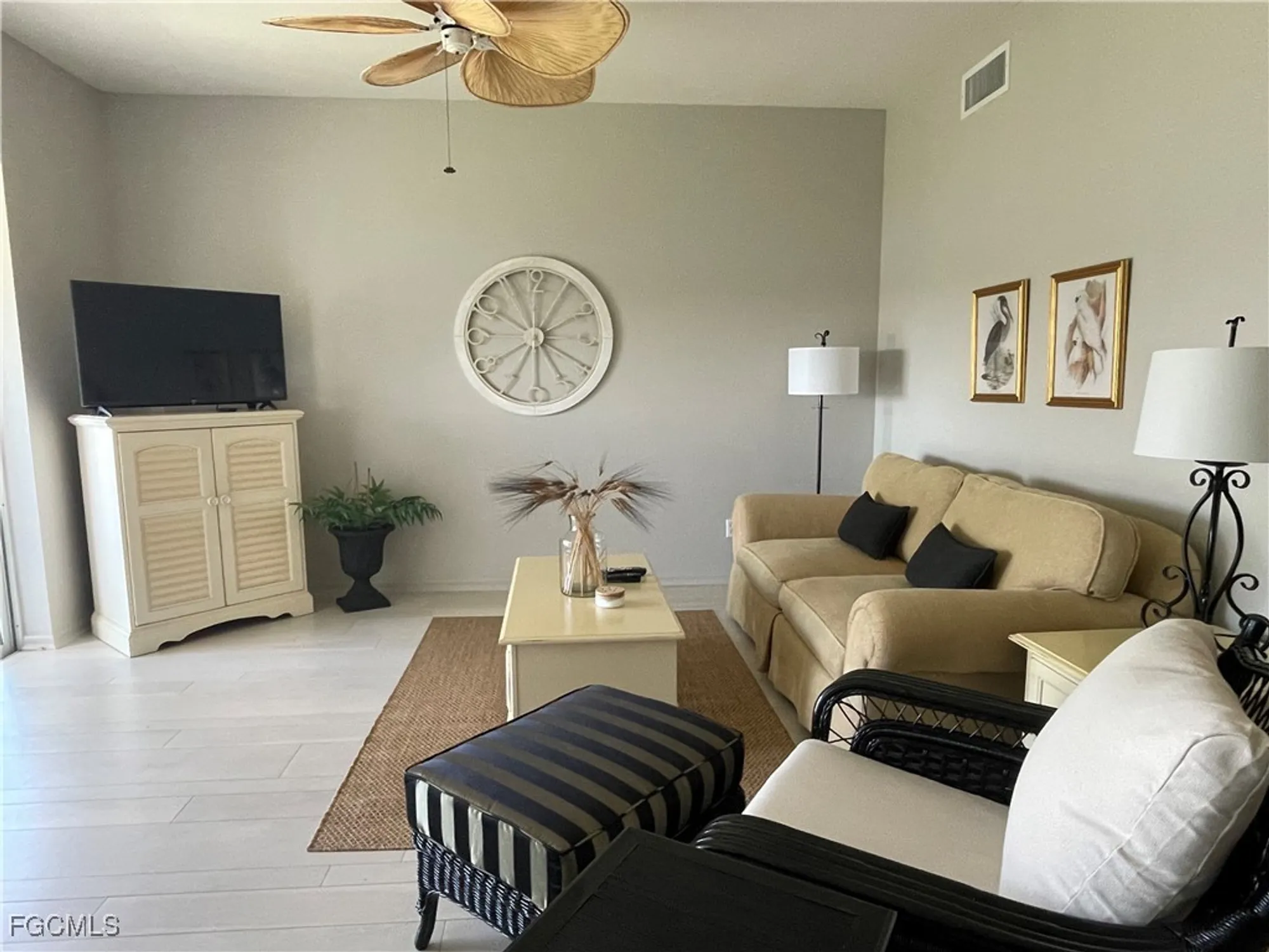 Property Slideshow image 13 of 26 | 8066 queen palm ln 537, Fort Myers, FL, 33966