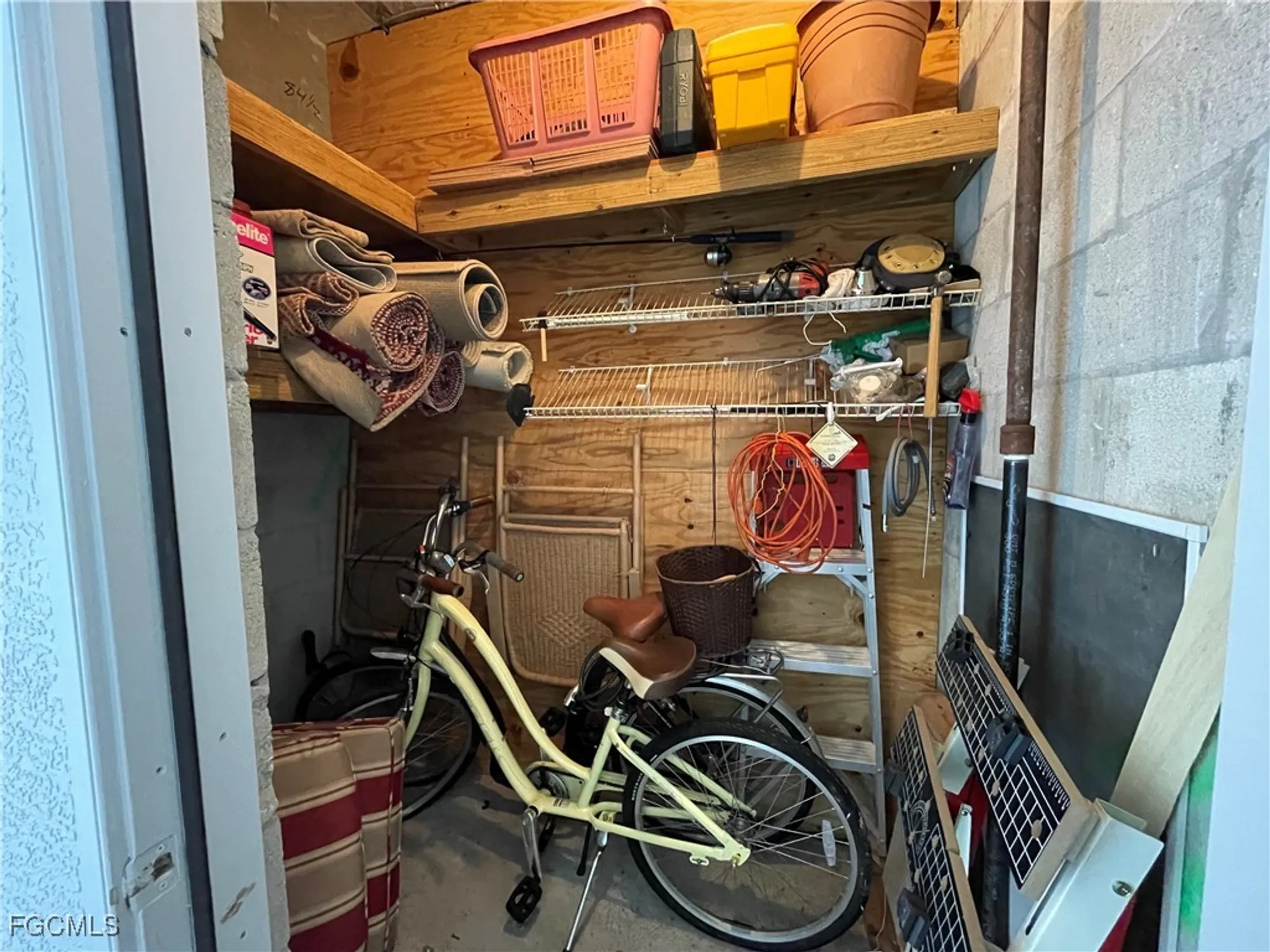 Property Slideshow image 26 of 26 | 8066 queen palm ln 537, Fort Myers, FL, 33966