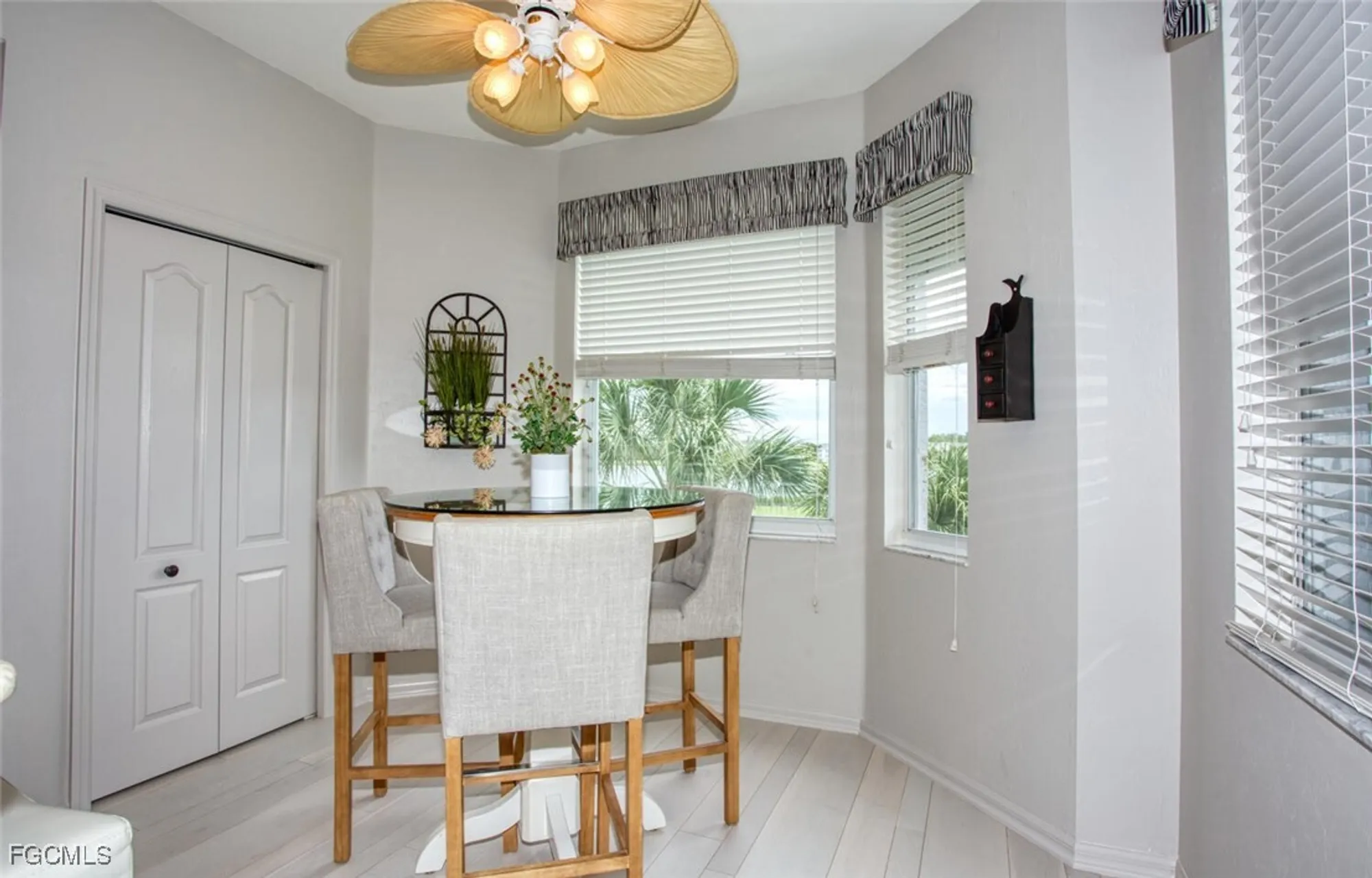 Property Slideshow image 8 of 26 | 8066 queen palm ln 537, Fort Myers, FL, 33966