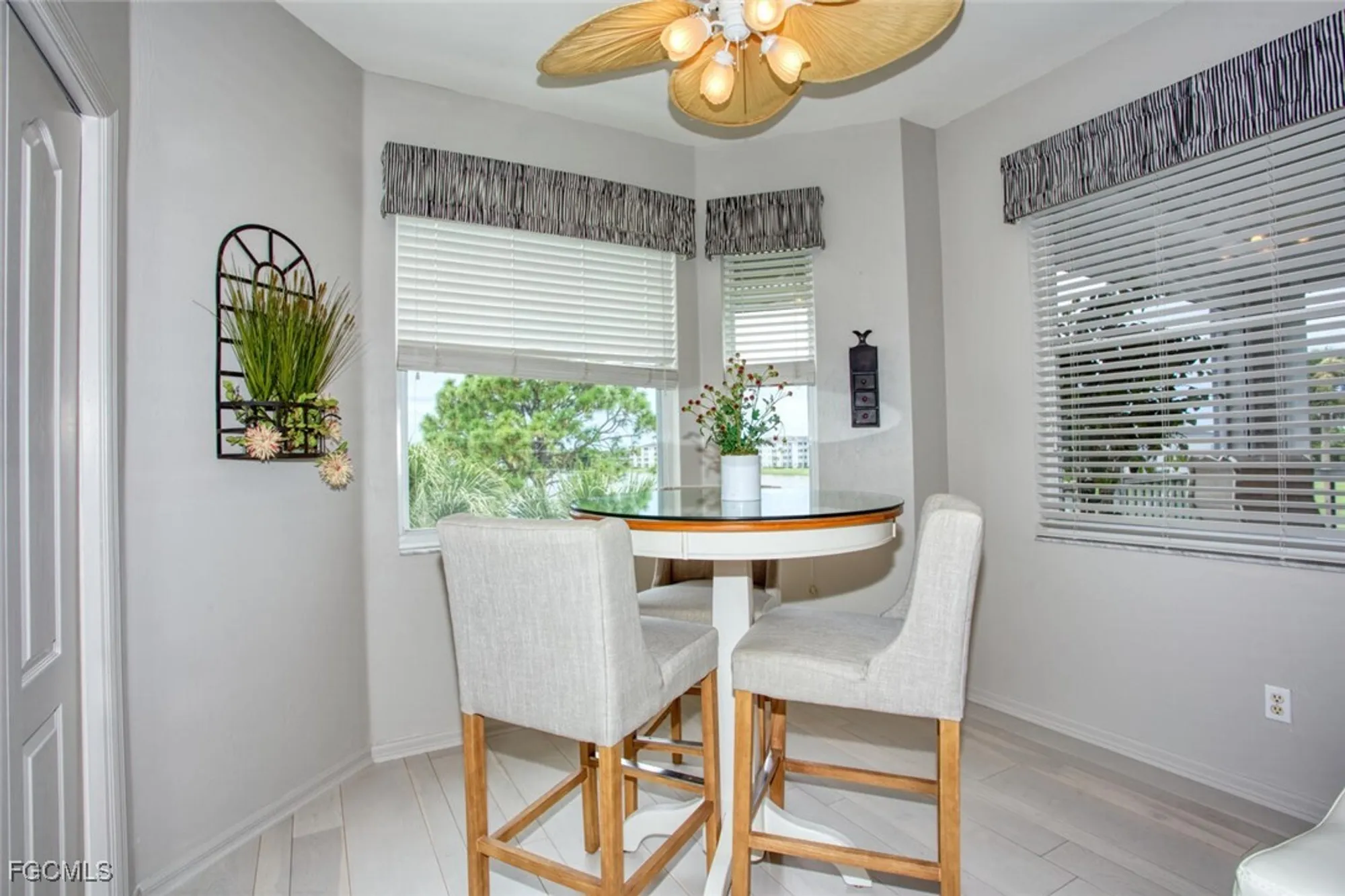 Property Slideshow image 9 of 26 | 8066 queen palm ln 537, Fort Myers, FL, 33966