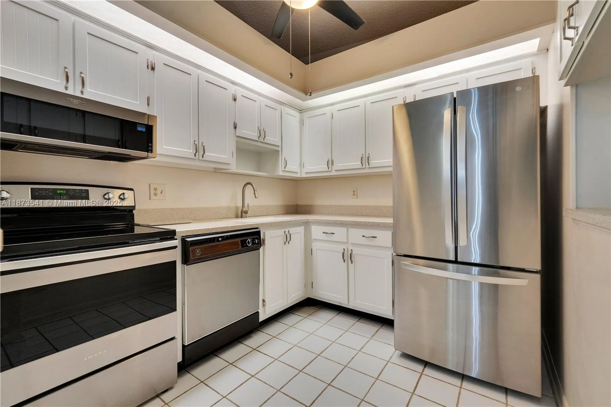 Property Slideshow image 6 of 20 | 7745 ashmont cir 207, Tamarac, FL, 33321