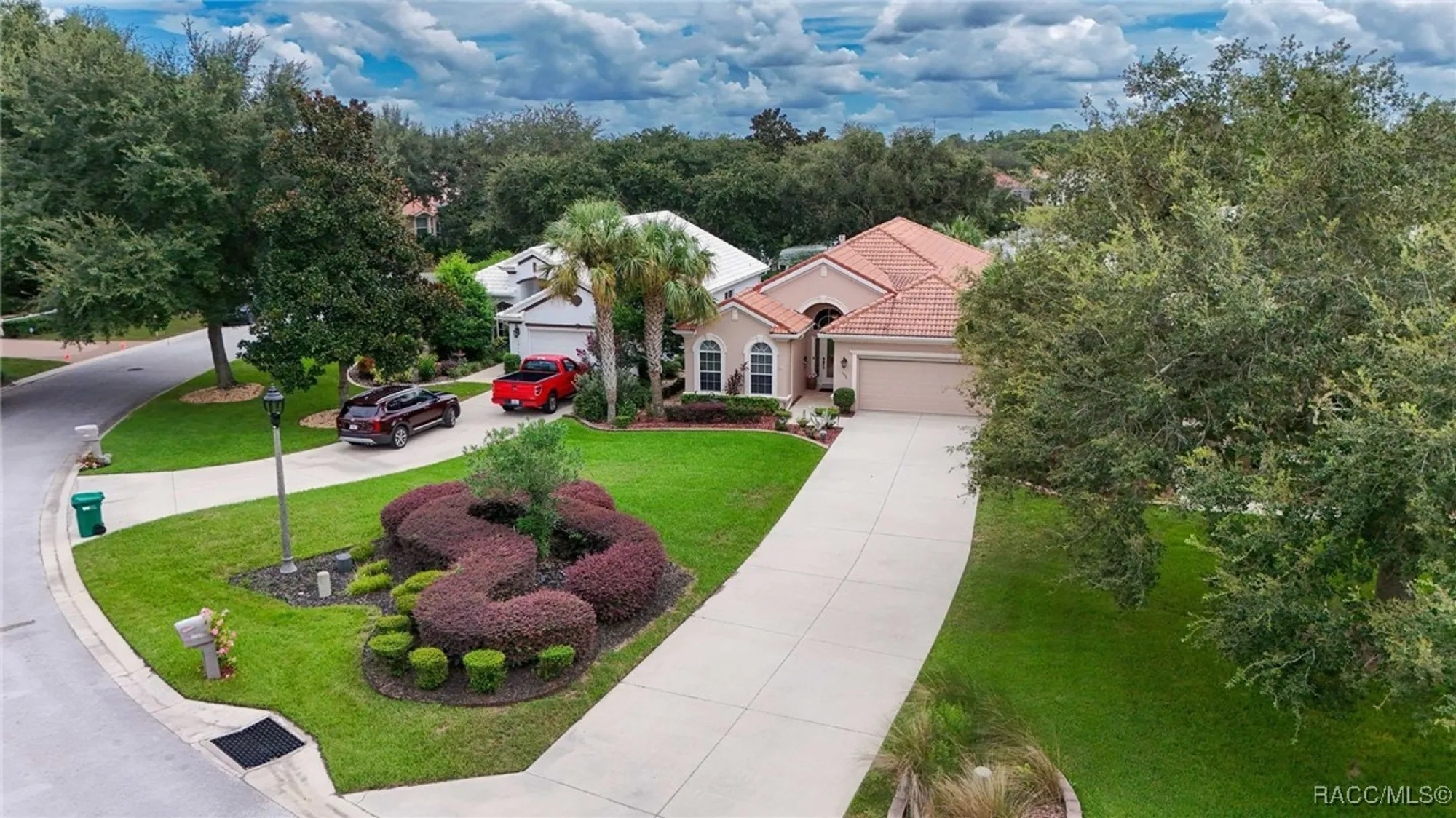 Property Slideshow image 4 of 59 | 1720 n sky glen path, Hernando, FL, 34442