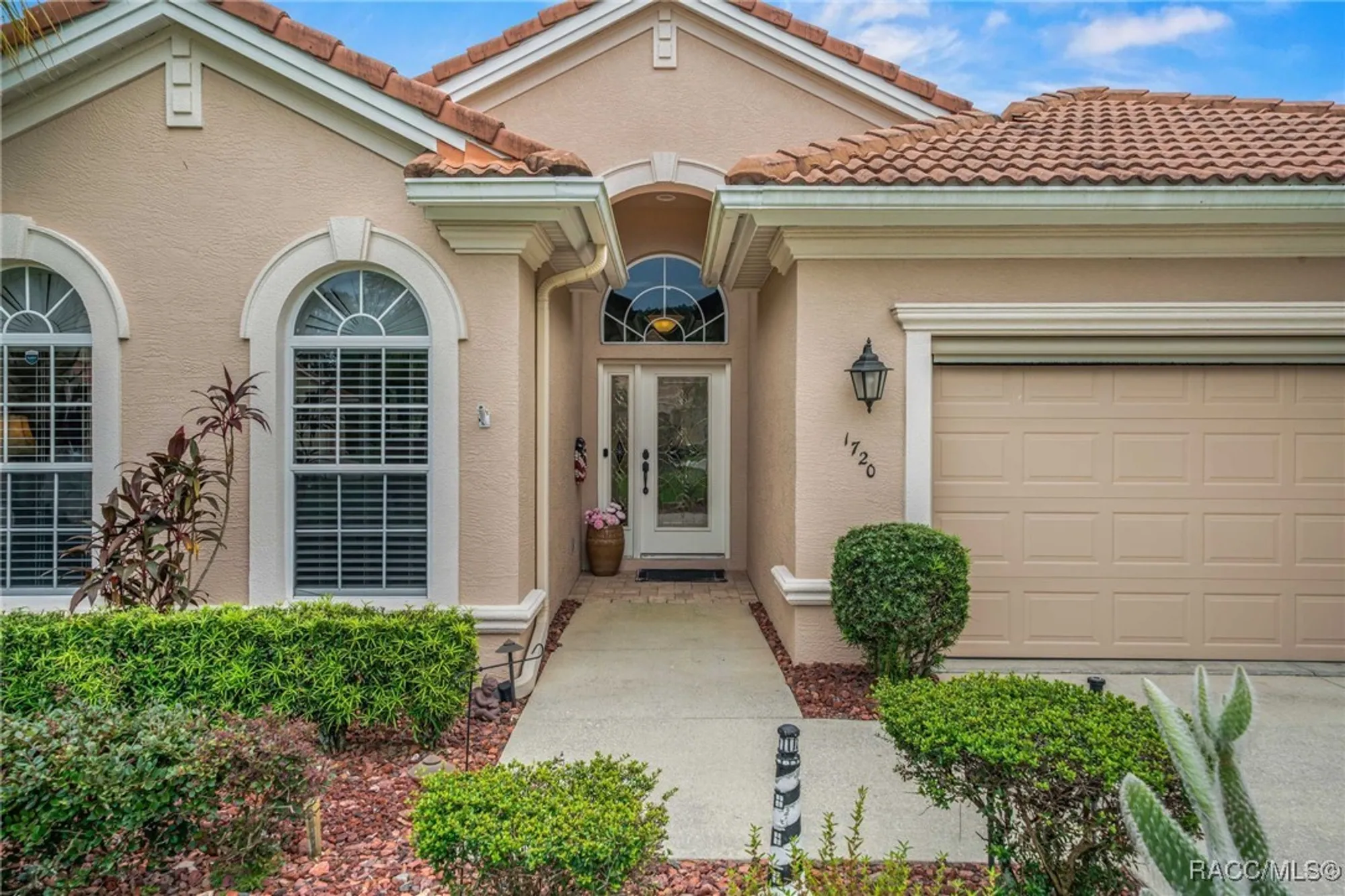 Property Slideshow image 7 of 59 | 1720 n sky glen path, Hernando, FL, 34442
