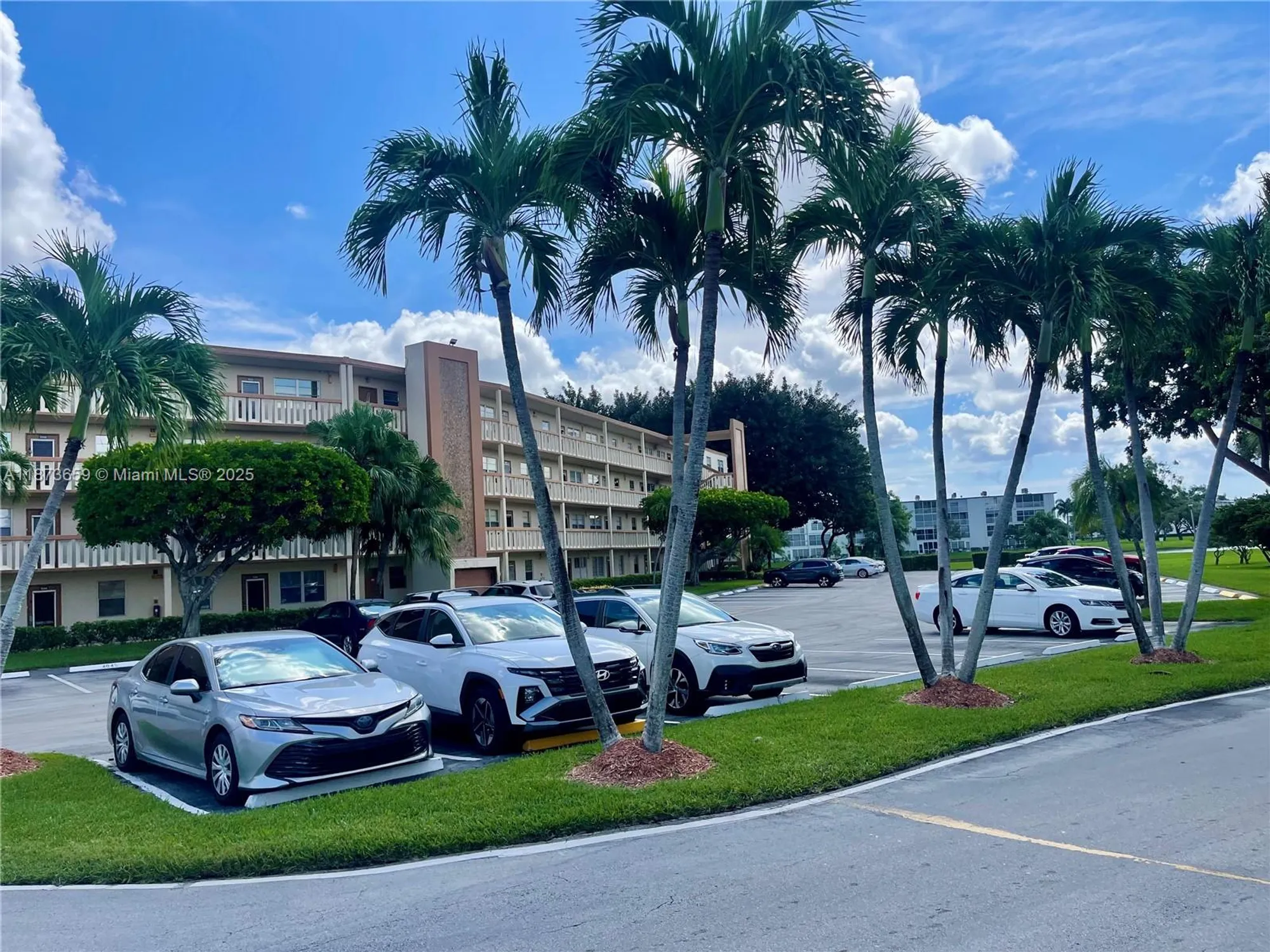 Property Slideshow image 15 of 33 | 2042 newcastle c # 2042, Boca Raton, FL, 33434