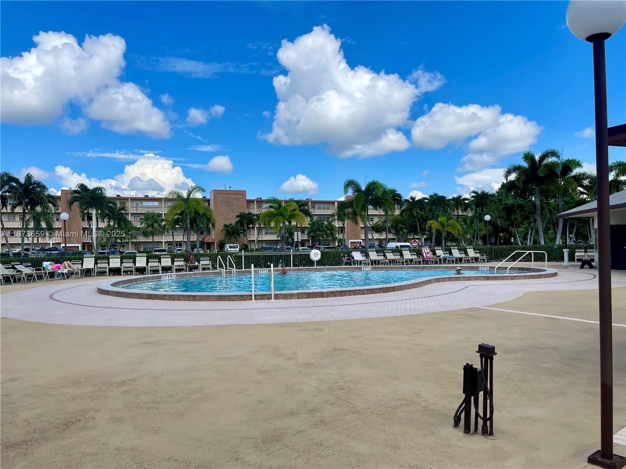 Property Slideshow image 16 of 33 | 2042 newcastle c # 2042, Boca Raton, FL, 33434