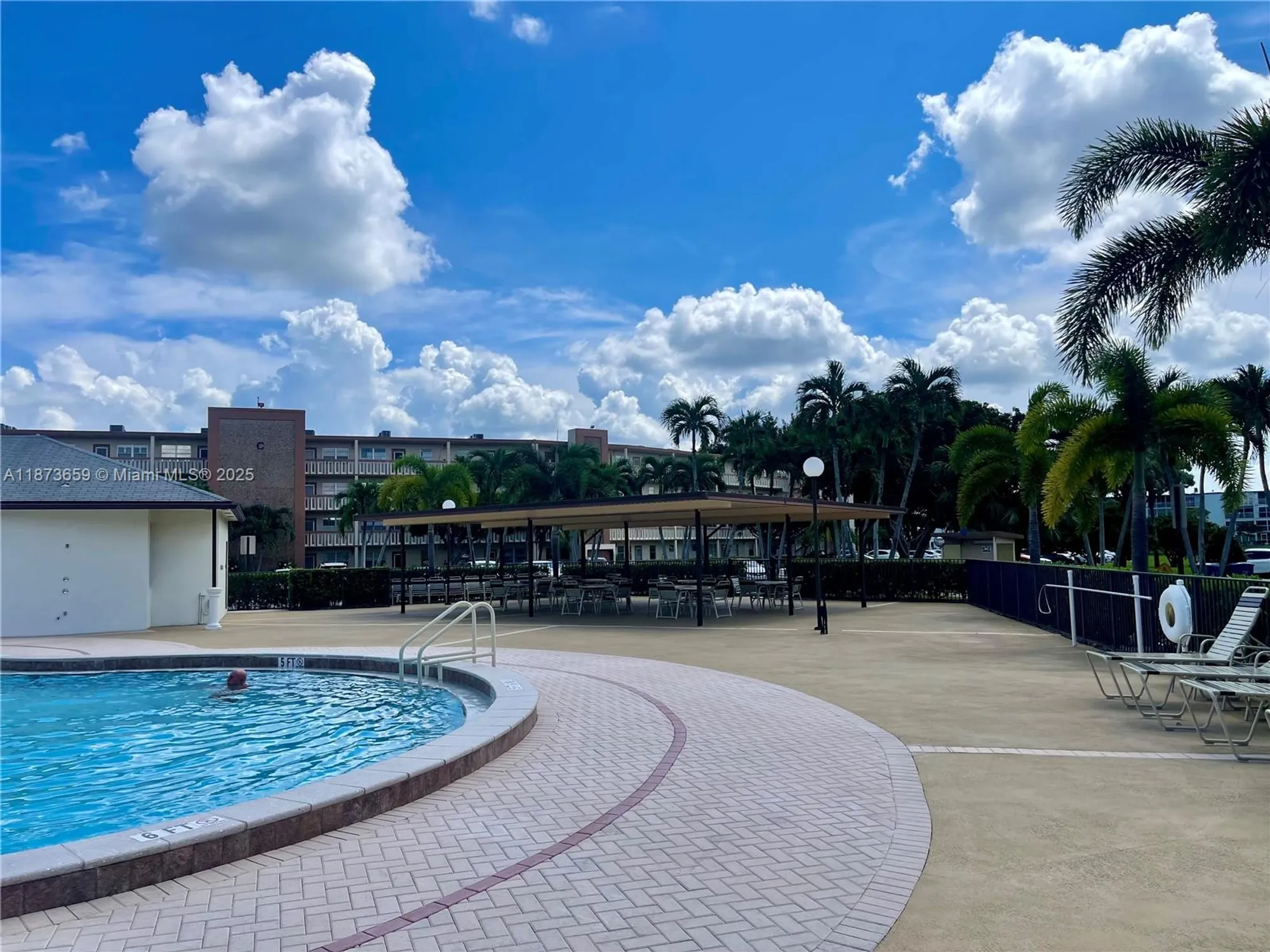 Property Slideshow image 17 of 33 | 2042 newcastle c # 2042, Boca Raton, FL, 33434