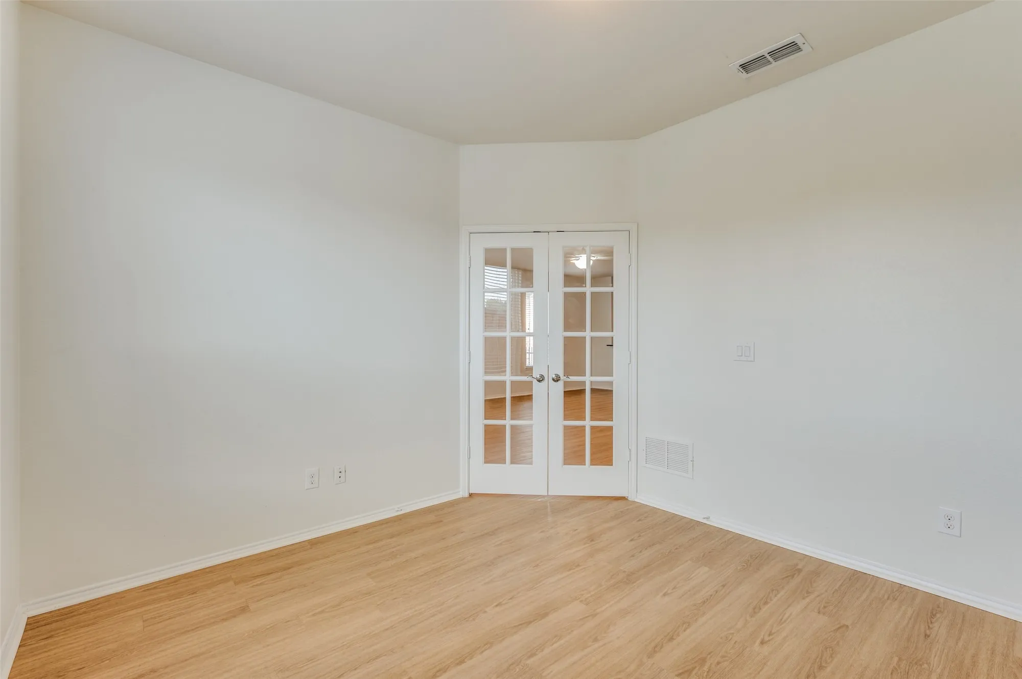 Property Slideshow image 16 of 30 | 6445 paragon dr, Frisco, TX, 75036