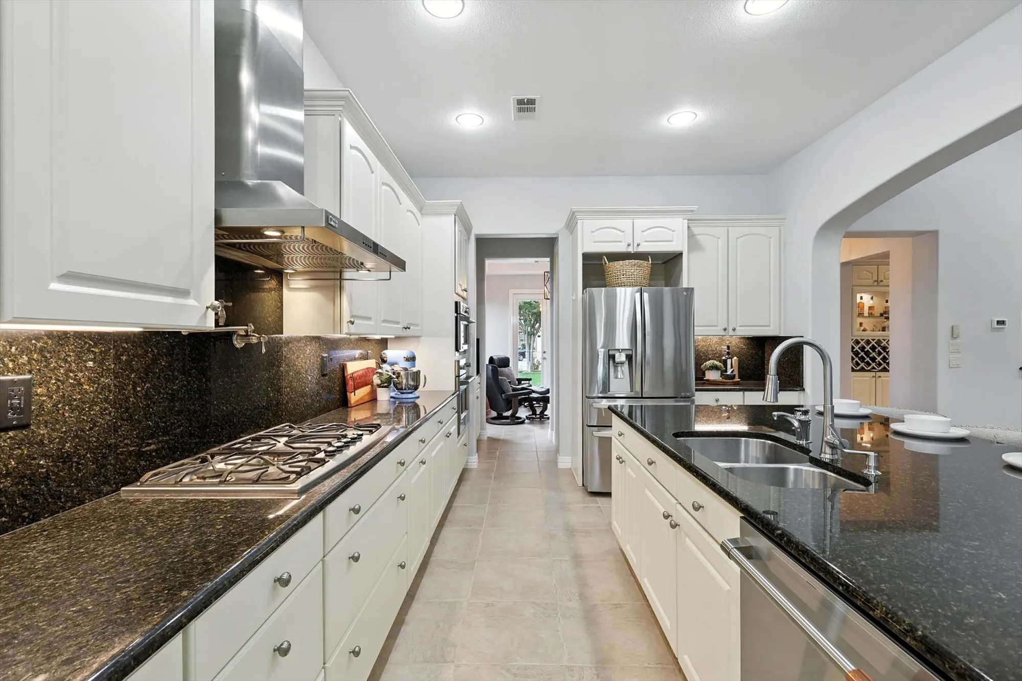 Property Slideshow image 16 of 39 | 9009 landmark ln, Denton, TX, 76207