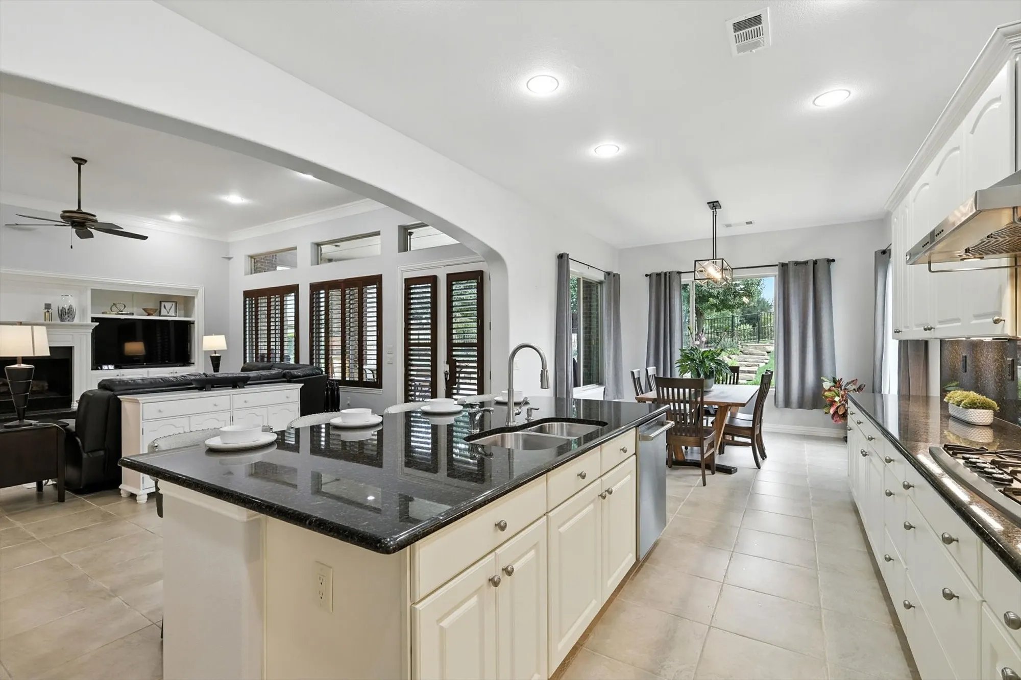 Property Slideshow image 17 of 39 | 9009 landmark ln, Denton, TX, 76207