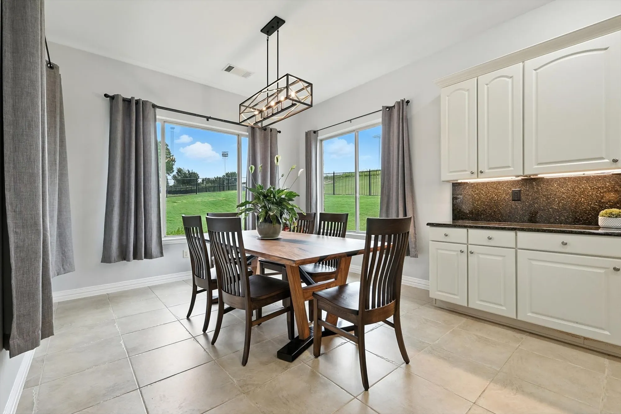 Property Slideshow image 18 of 39 | 9009 landmark ln, Denton, TX, 76207