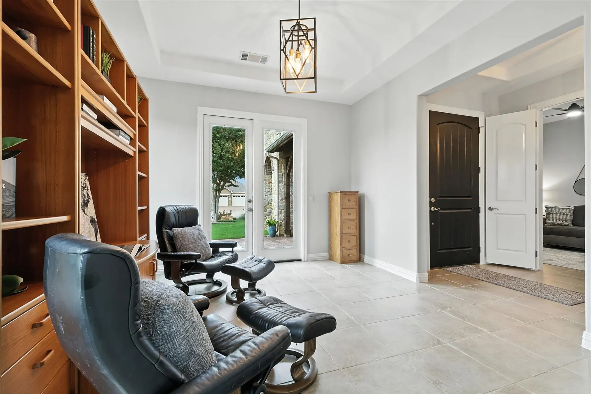 Property Slideshow image 11 of 39 | 9009 landmark ln, Denton, TX, 76207