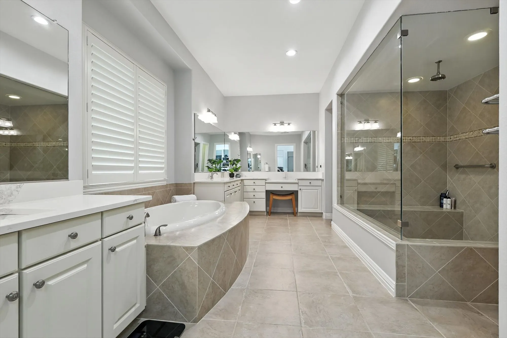 Property Slideshow image 27 of 39 | 9009 landmark ln, Denton, TX, 76207