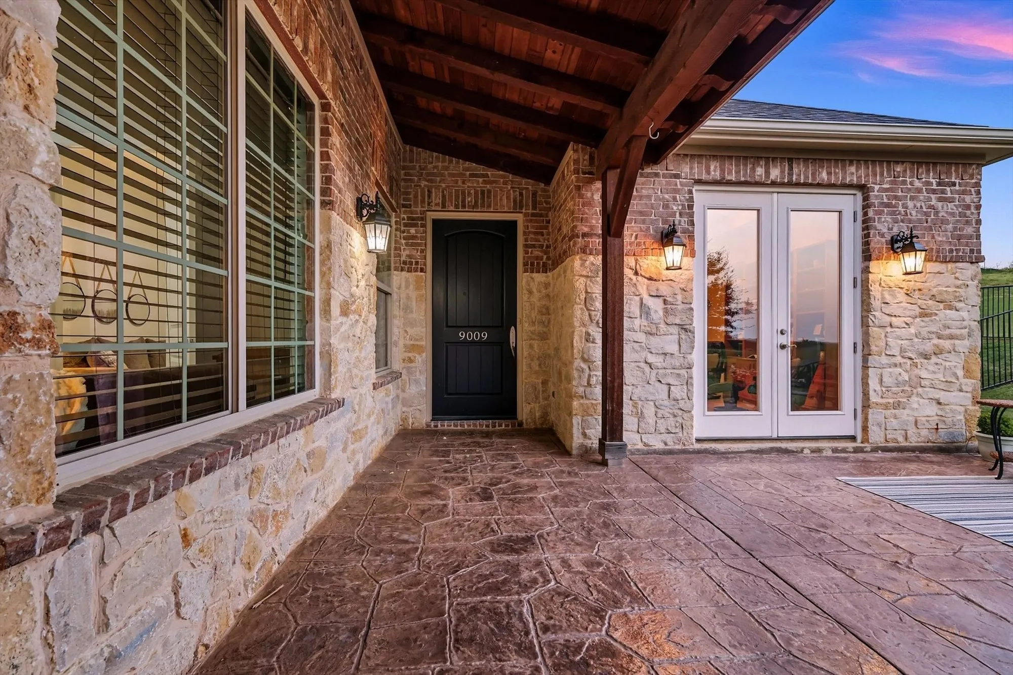 Property Slideshow image 3 of 39 | 9009 landmark ln, Denton, TX, 76207
