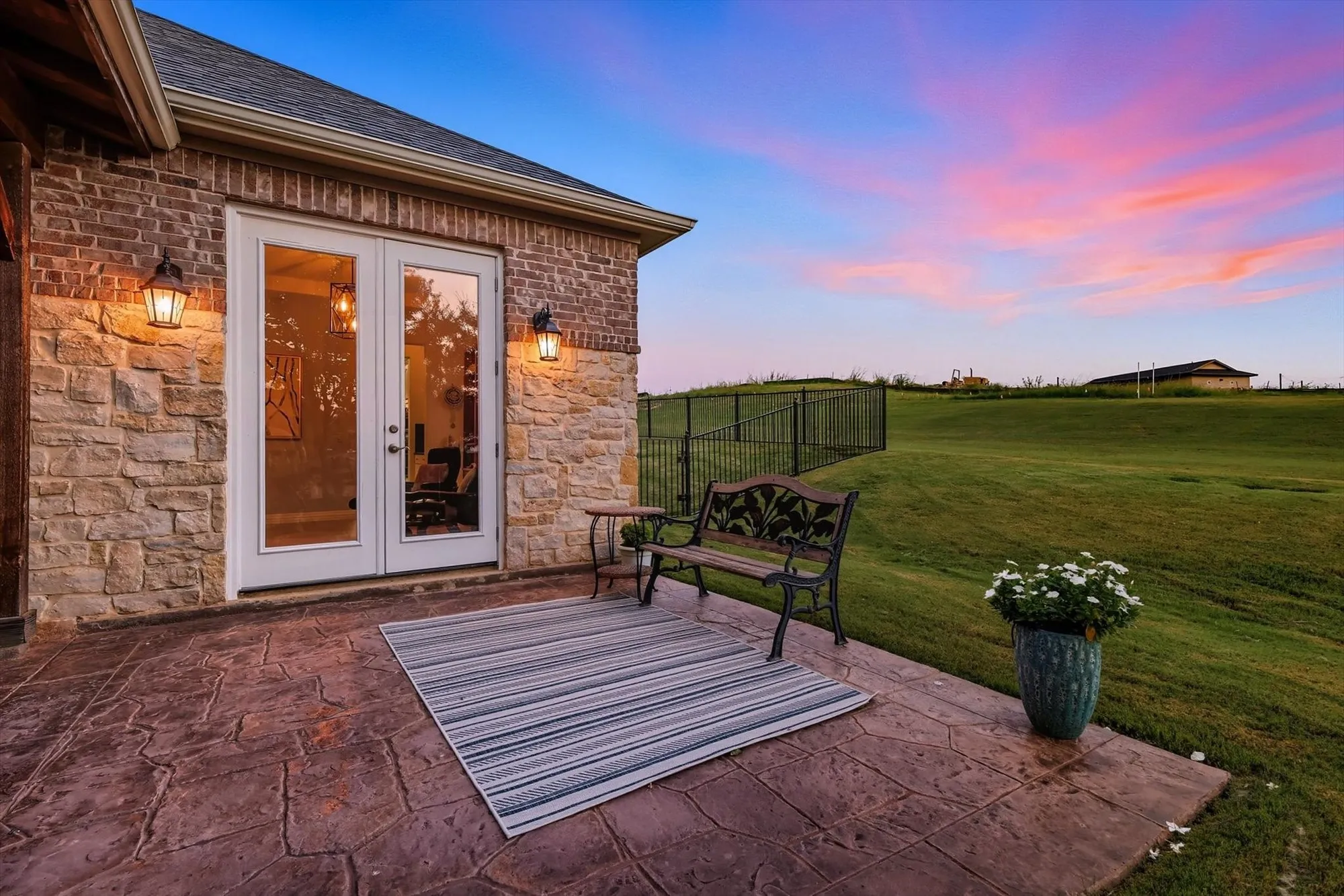 Property Slideshow image 4 of 39 | 9009 landmark ln, Denton, TX, 76207