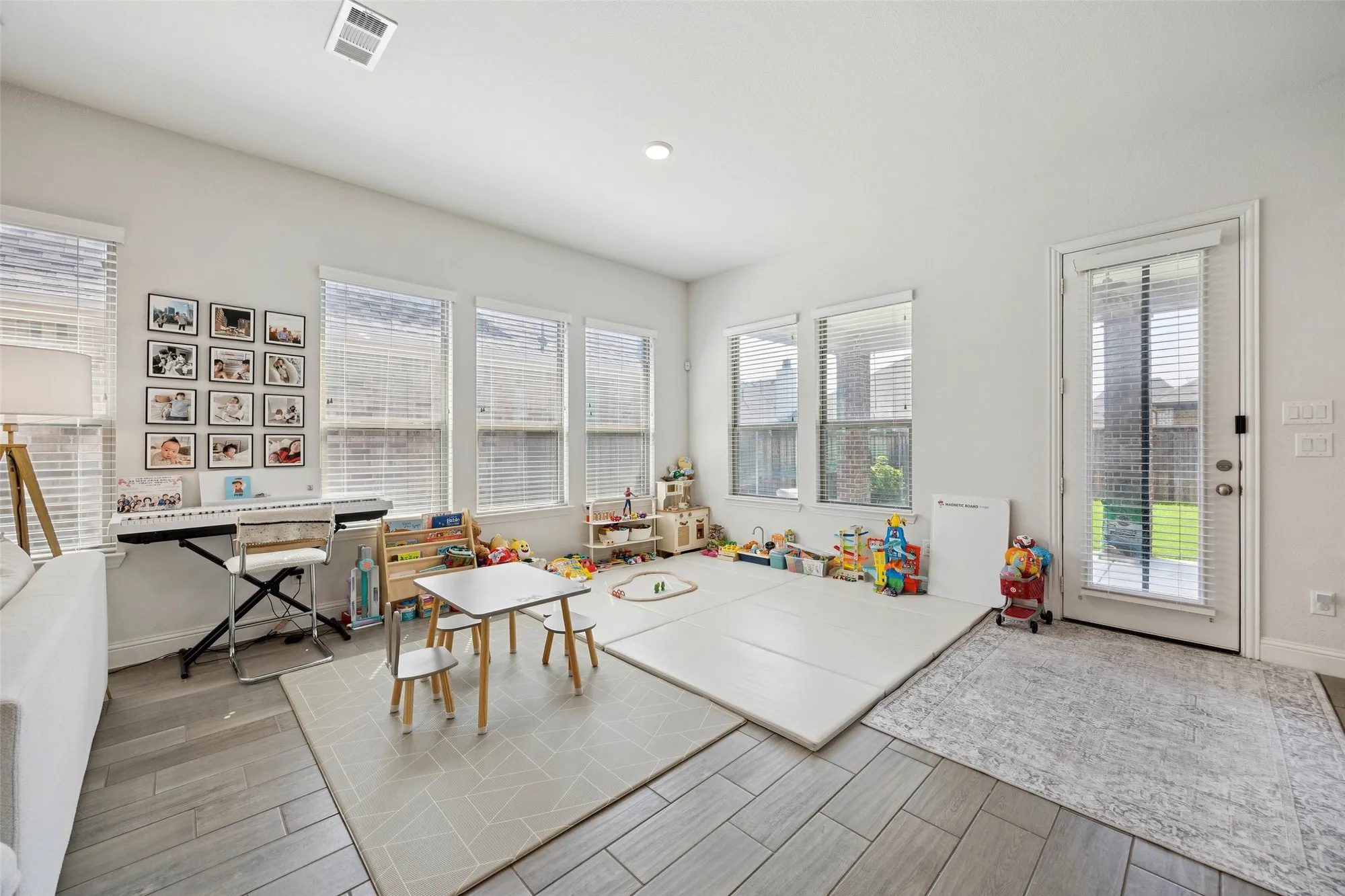 Property Slideshow image 9 of 33 | 2732 promenade, The Colony, TX, 75056