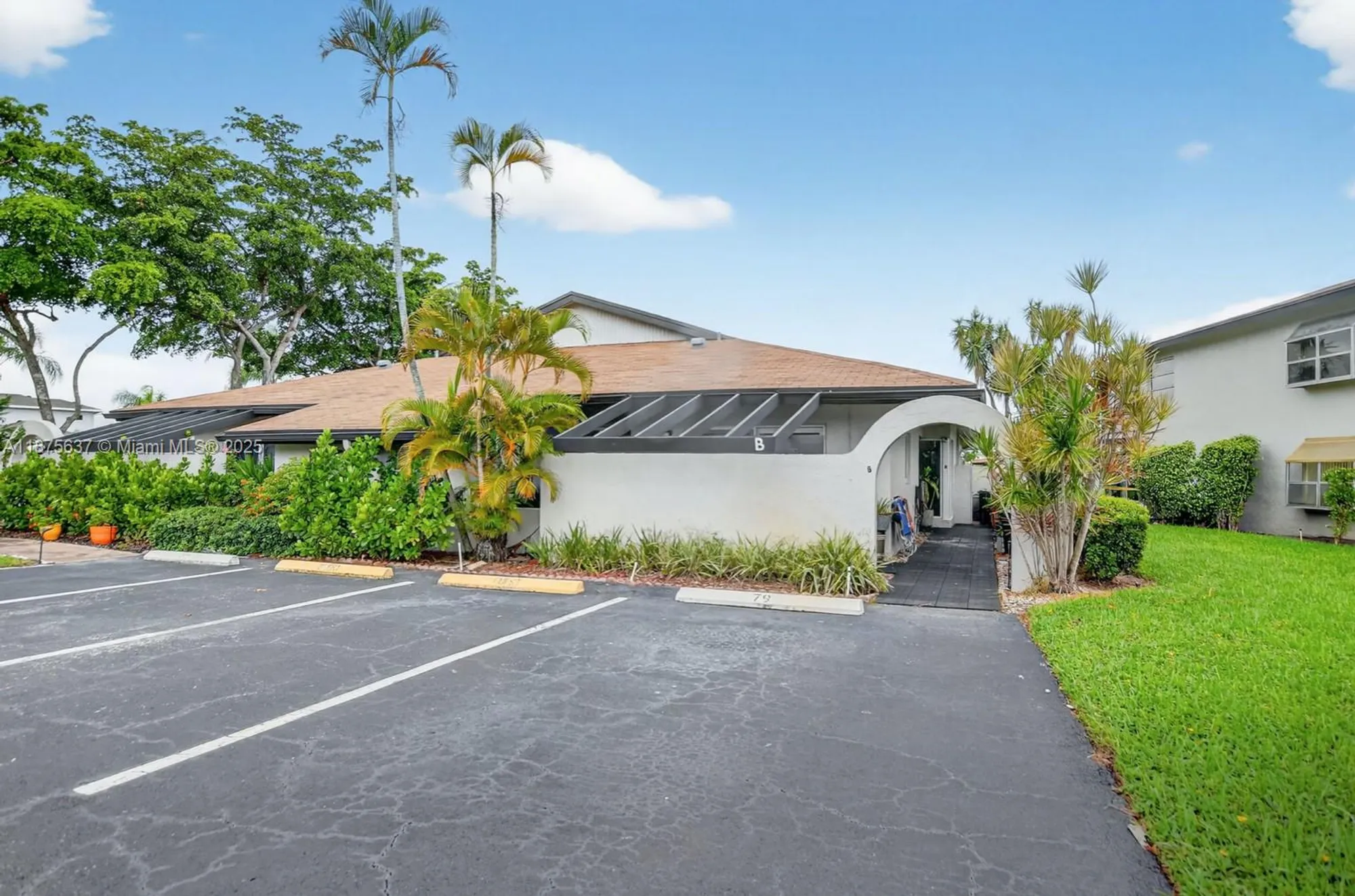 Property Slideshow image 1 of 28 | 13406 sabal palm ct b, Delray Beach, FL, 33484
