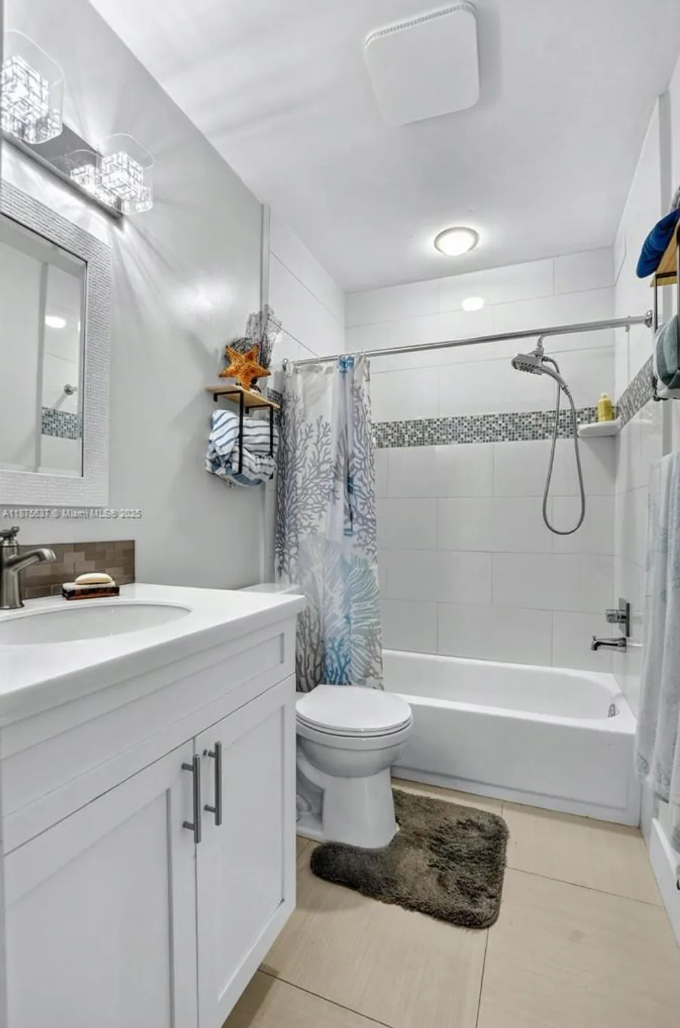 Property Slideshow image 23 of 28 | 13406 sabal palm ct b, Delray Beach, FL, 33484