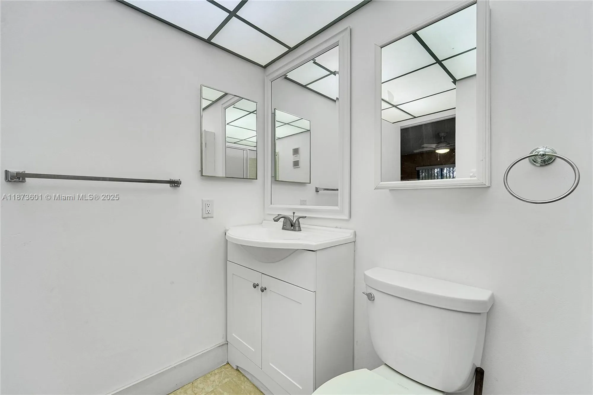 Property Slideshow image 16 of 25 | 9644 s belfort cir 211, Tamarac, FL, 33321