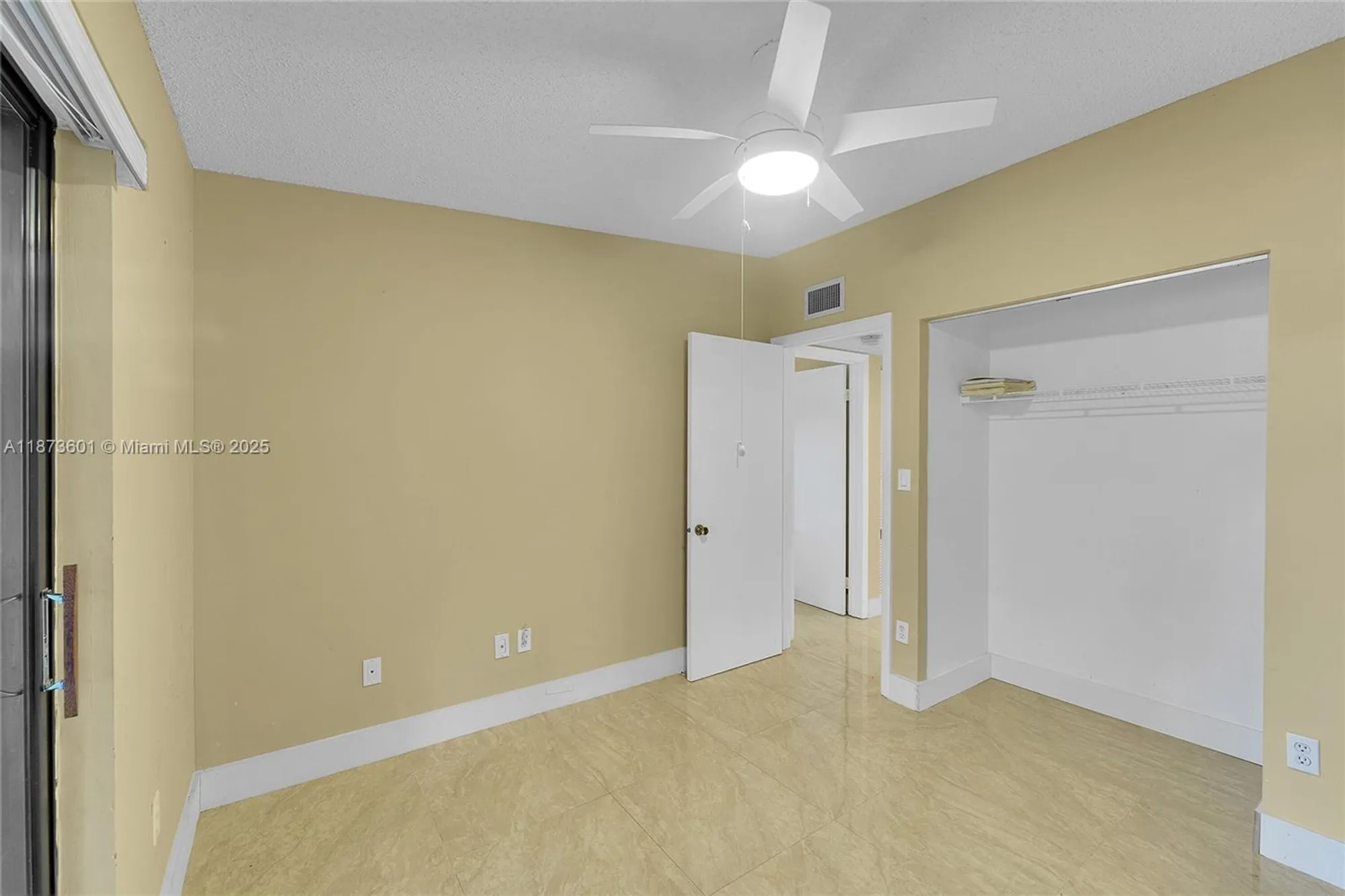 Property Slideshow image 10 of 25 | 9644 s belfort cir 211, Tamarac, FL, 33321