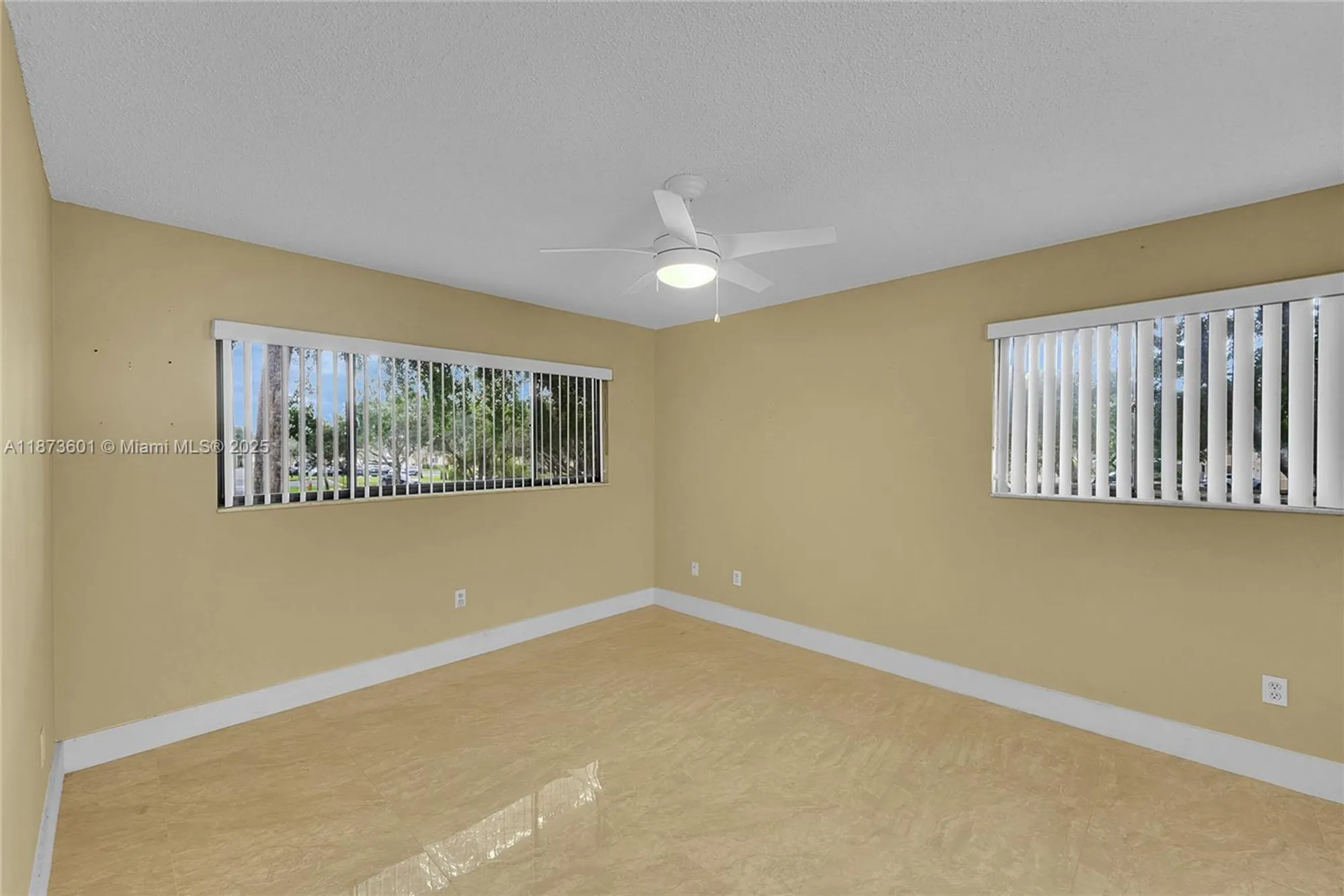 Property Slideshow image 11 of 25 | 9644 s belfort cir 211, Tamarac, FL, 33321